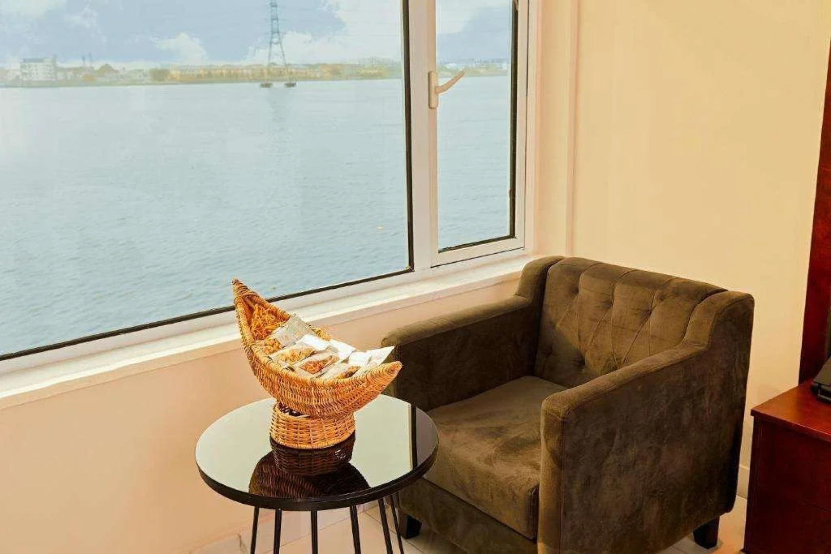 Отель The Yacht Hotel