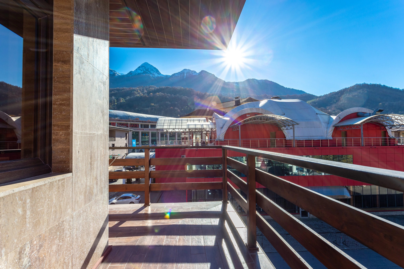 Квартира Номер в Отеле с Балконом Шикарным Видом на Горы