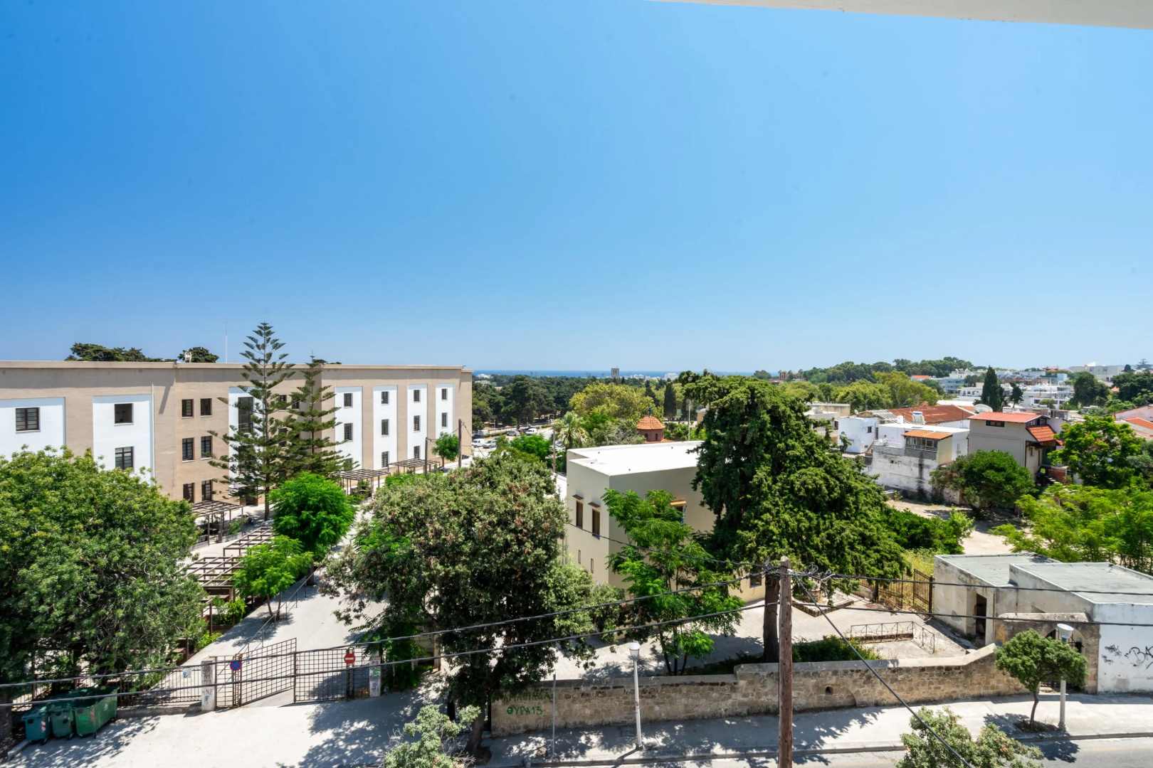 Отель Castellum Suites