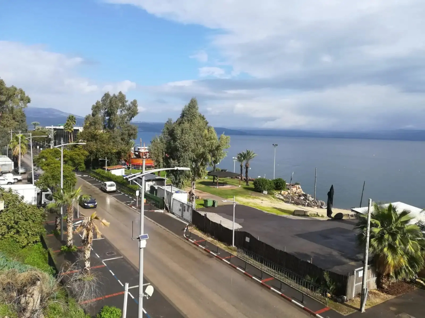 Апартаменты By The Lake