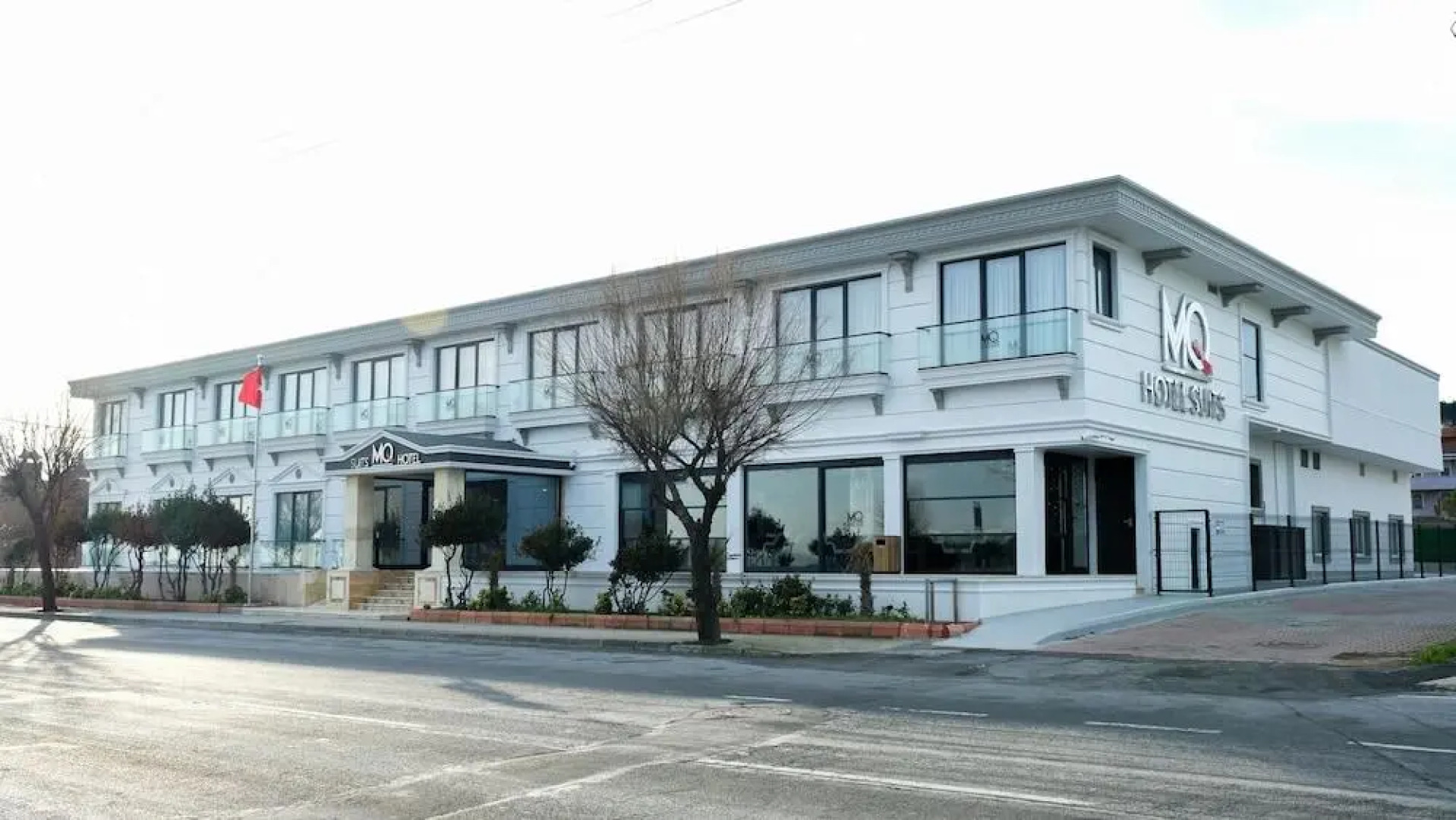 MQ Hotel Suites & SPA