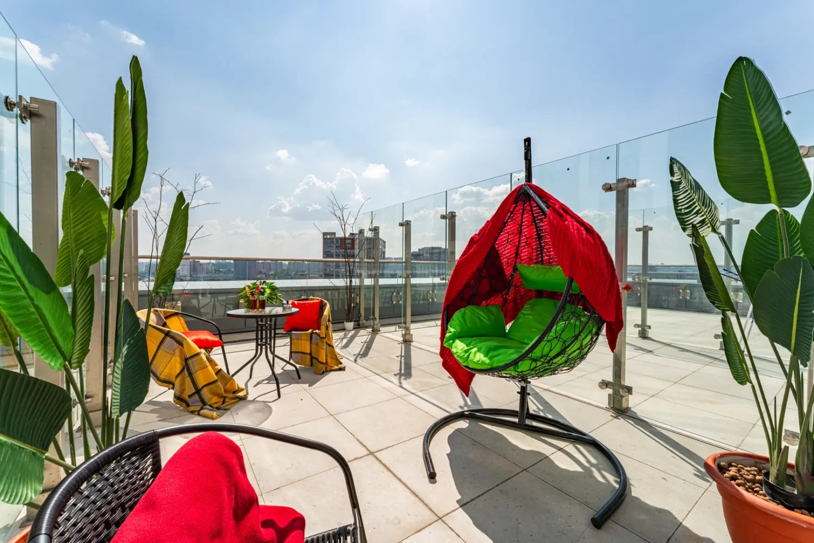 Апартаменты с личной террасой около острова мечты метро Технопарк