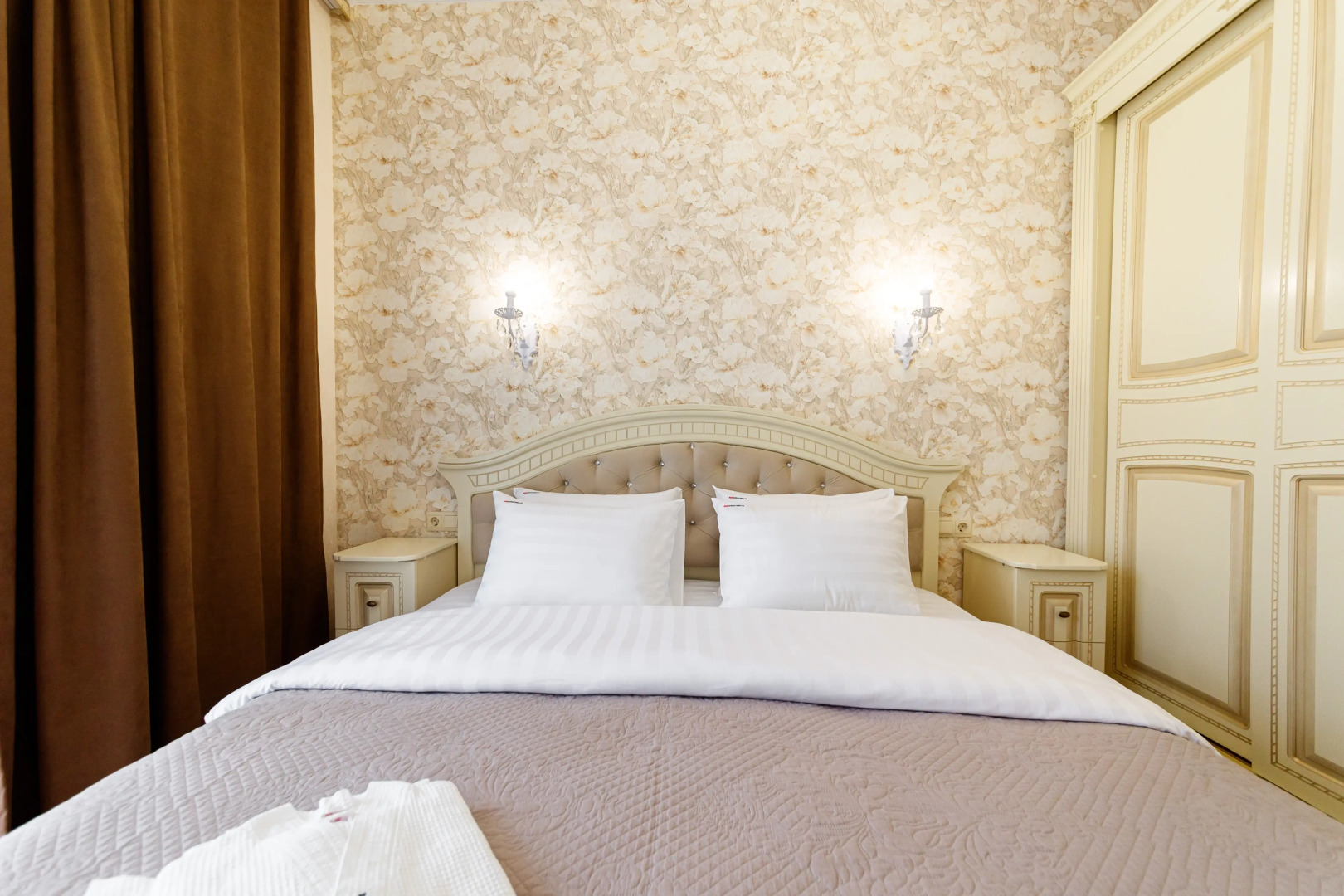 Апартаменты Red Apartments Арт Лайт Франческо