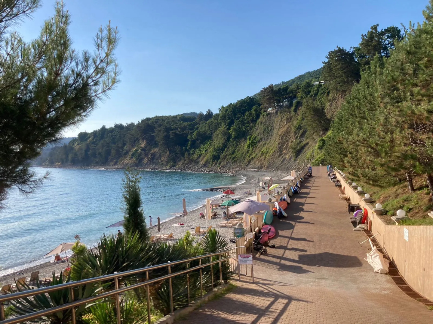 Апартаменты Двухкомнатная квартира в элитном поселке с частным пляжем