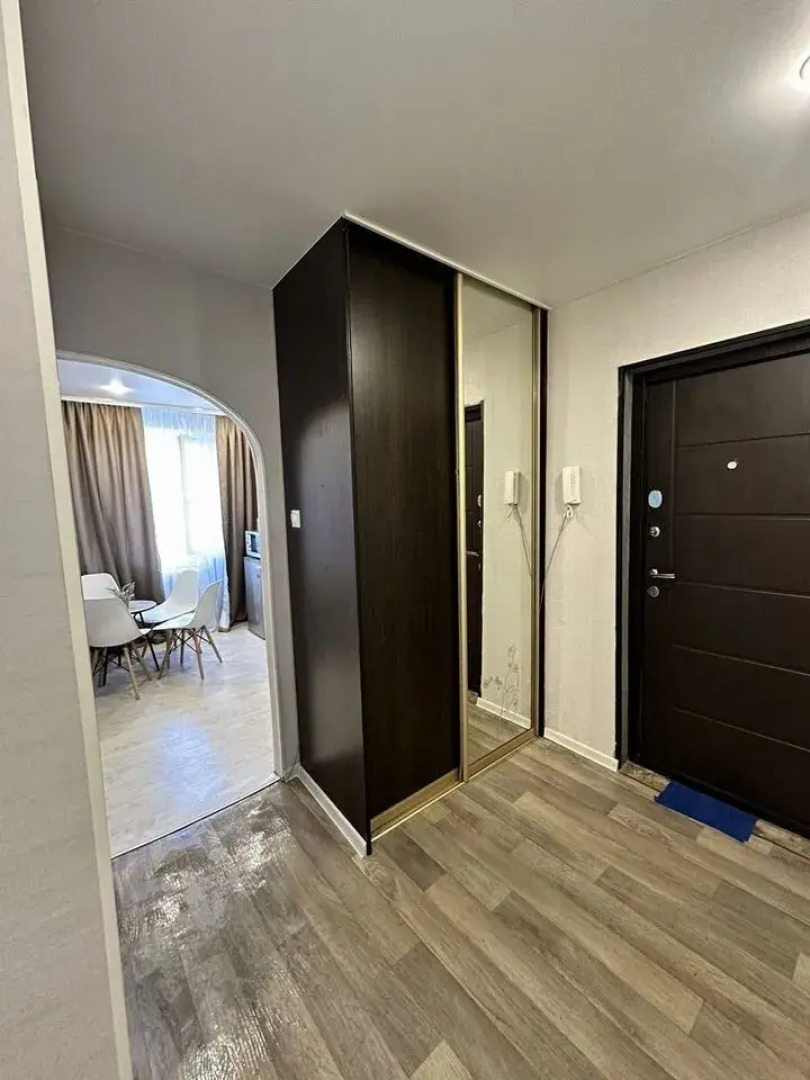 Квартира на улице 50 лет Октября 203/1