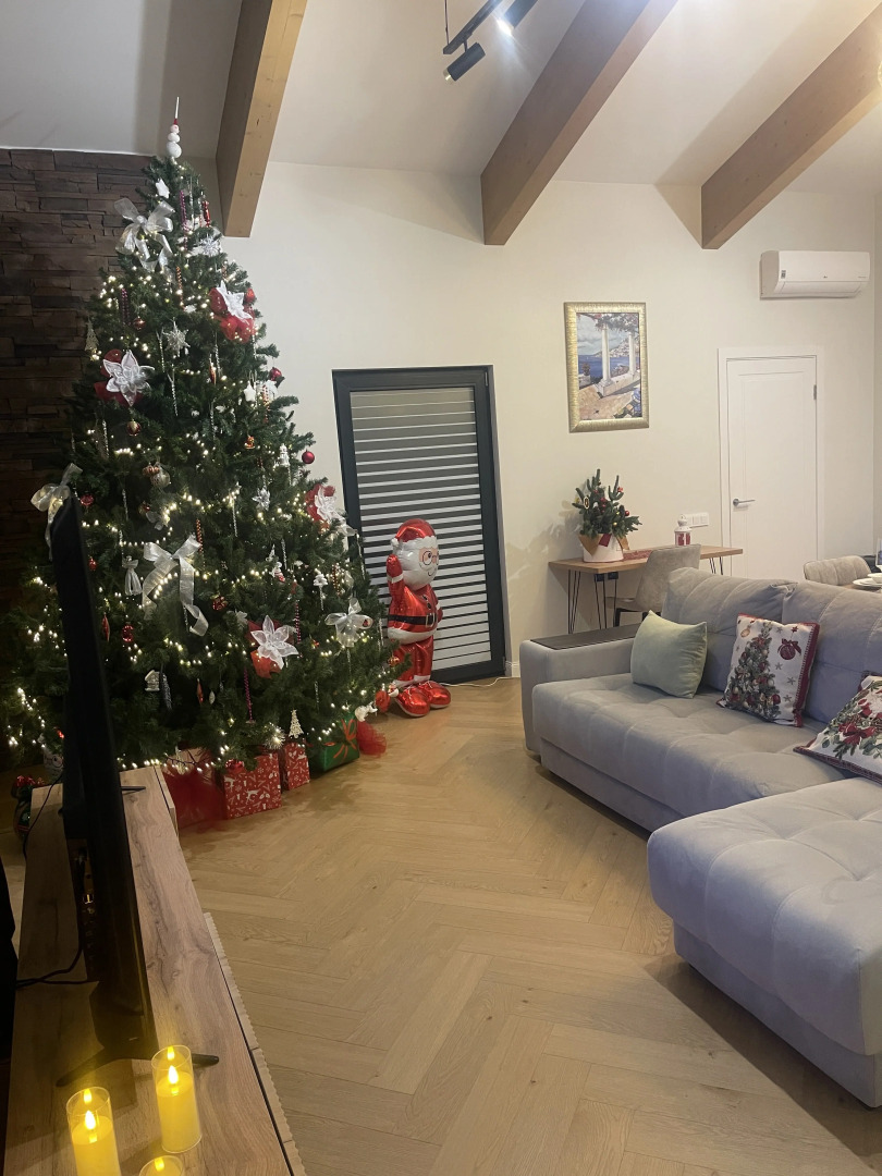 Частный дом у озера