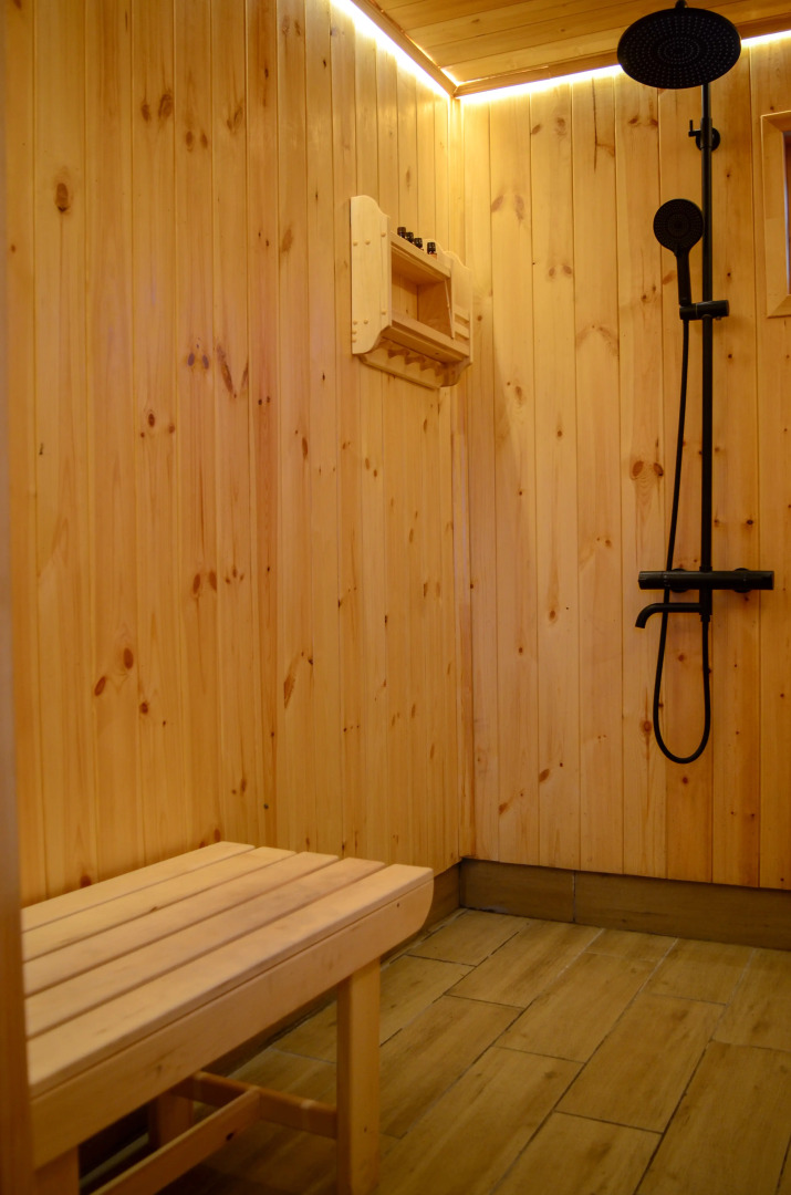 Частный дом Пpоcтopный с Панорaмными Окнaми и Кpacивым Видом