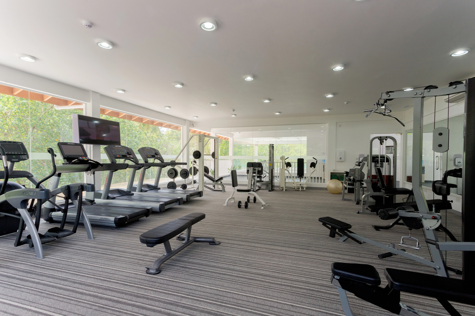 Курортный отель Bandos Maldives