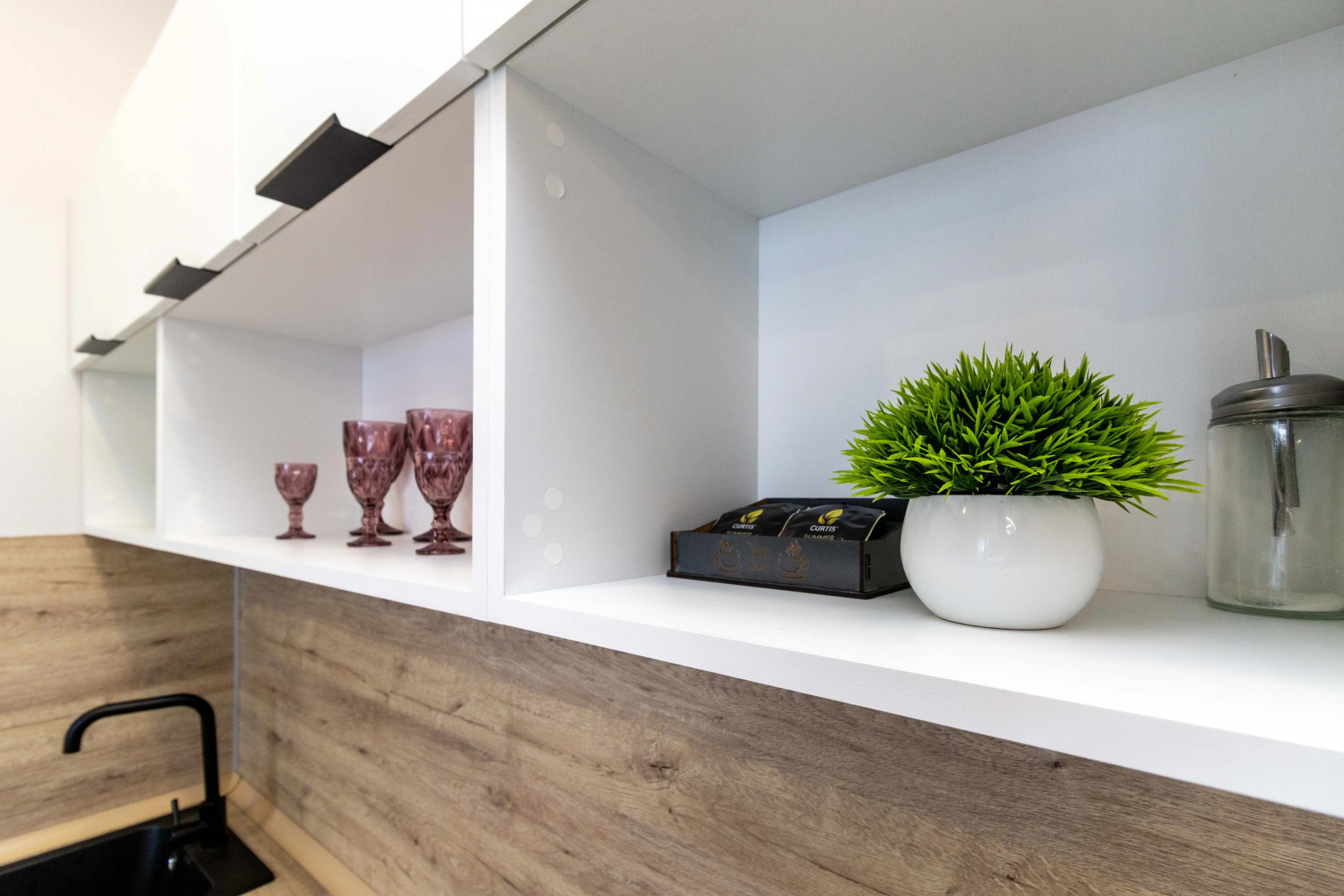 Квартира комфортные Ивана Захарова 18/2