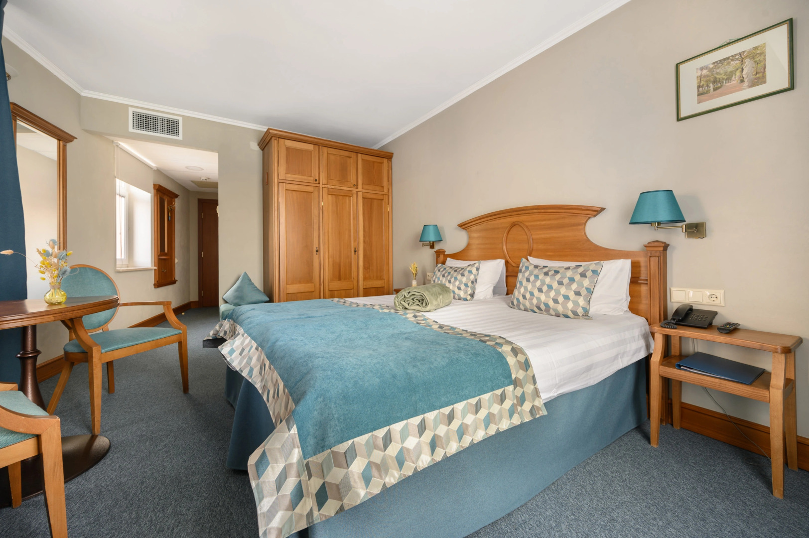 Отель Три Моста