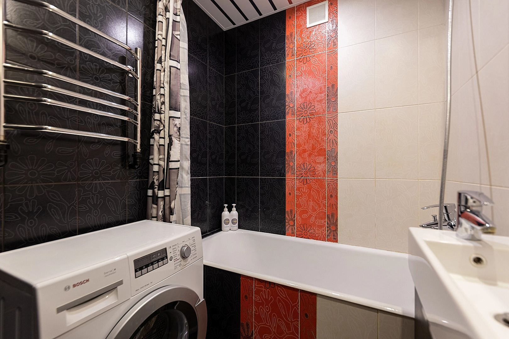 Тихие апартаменты  в центре города, ул.Горького 154. Сова-Дом