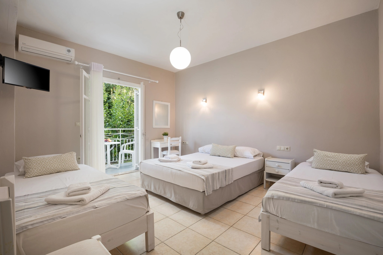 Отель Bella Vista Beach Hotel And Studios- Corfu Benitses