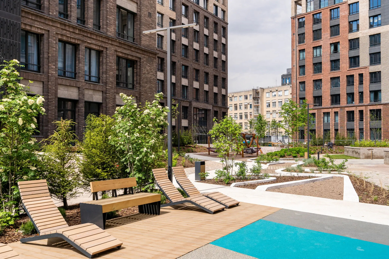 Квартира с Дизайнерским Интерьером с Террасой на Берегу Невы