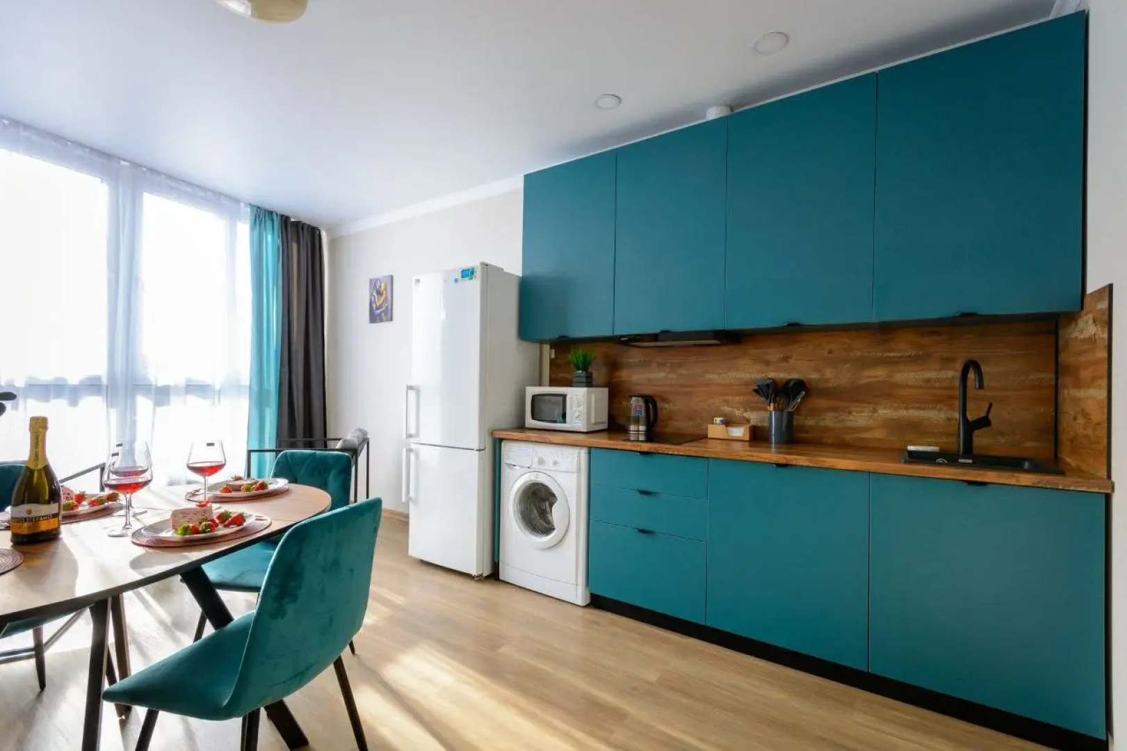 Квартира с панорамным видом на город рядом с парком Галицкого. Сеть Мята