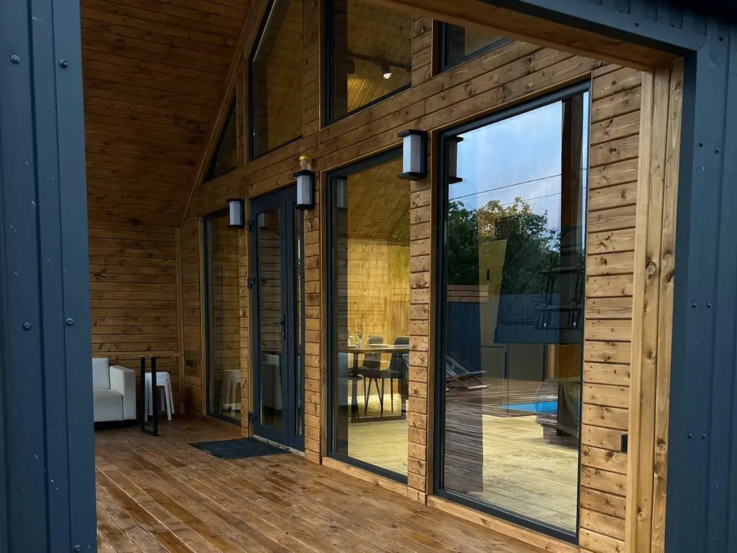 Частный дом Barn-House у леса с бассейном и банным чаном