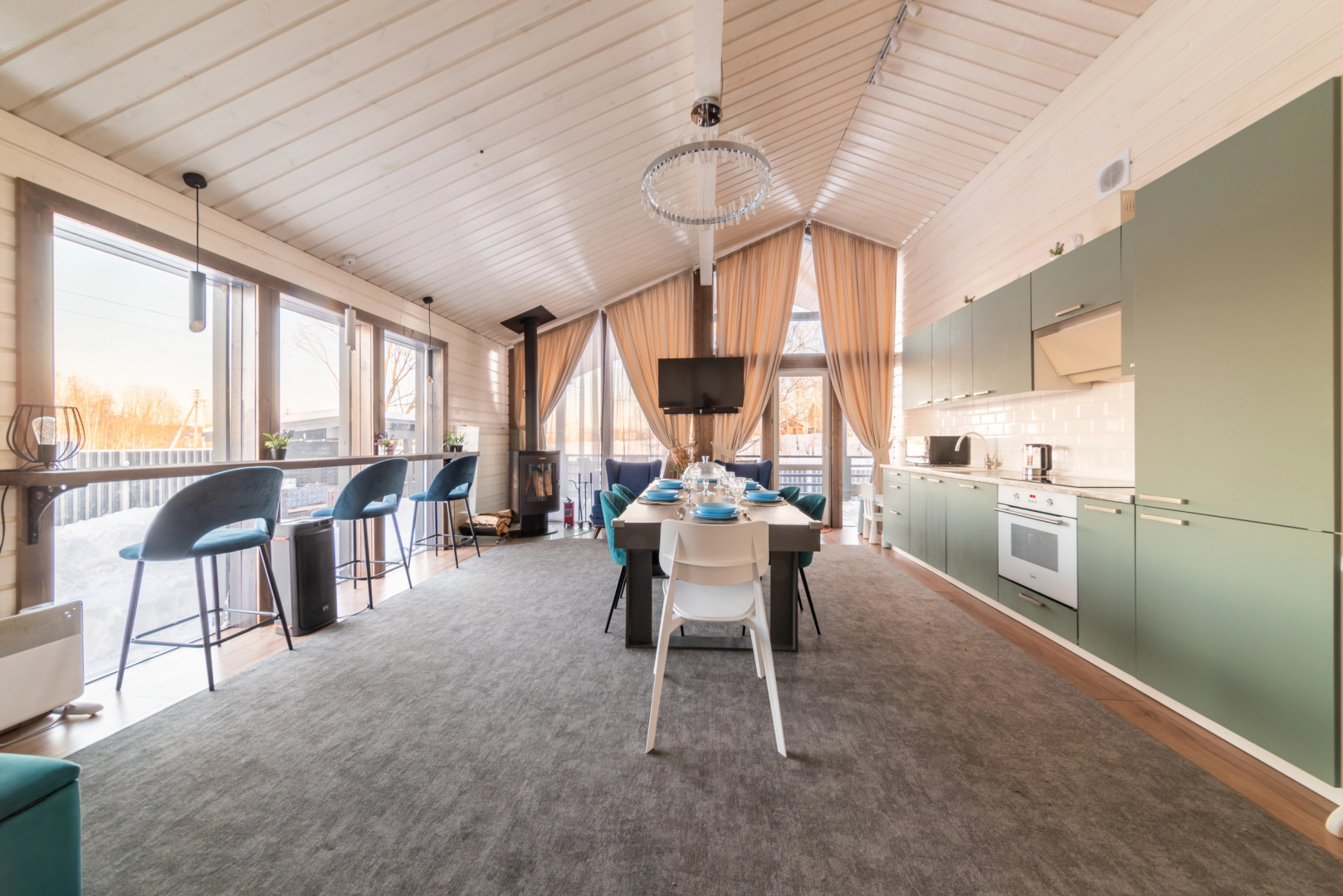 Гостевой дом LuckyHomeRent Домик у Озера 1