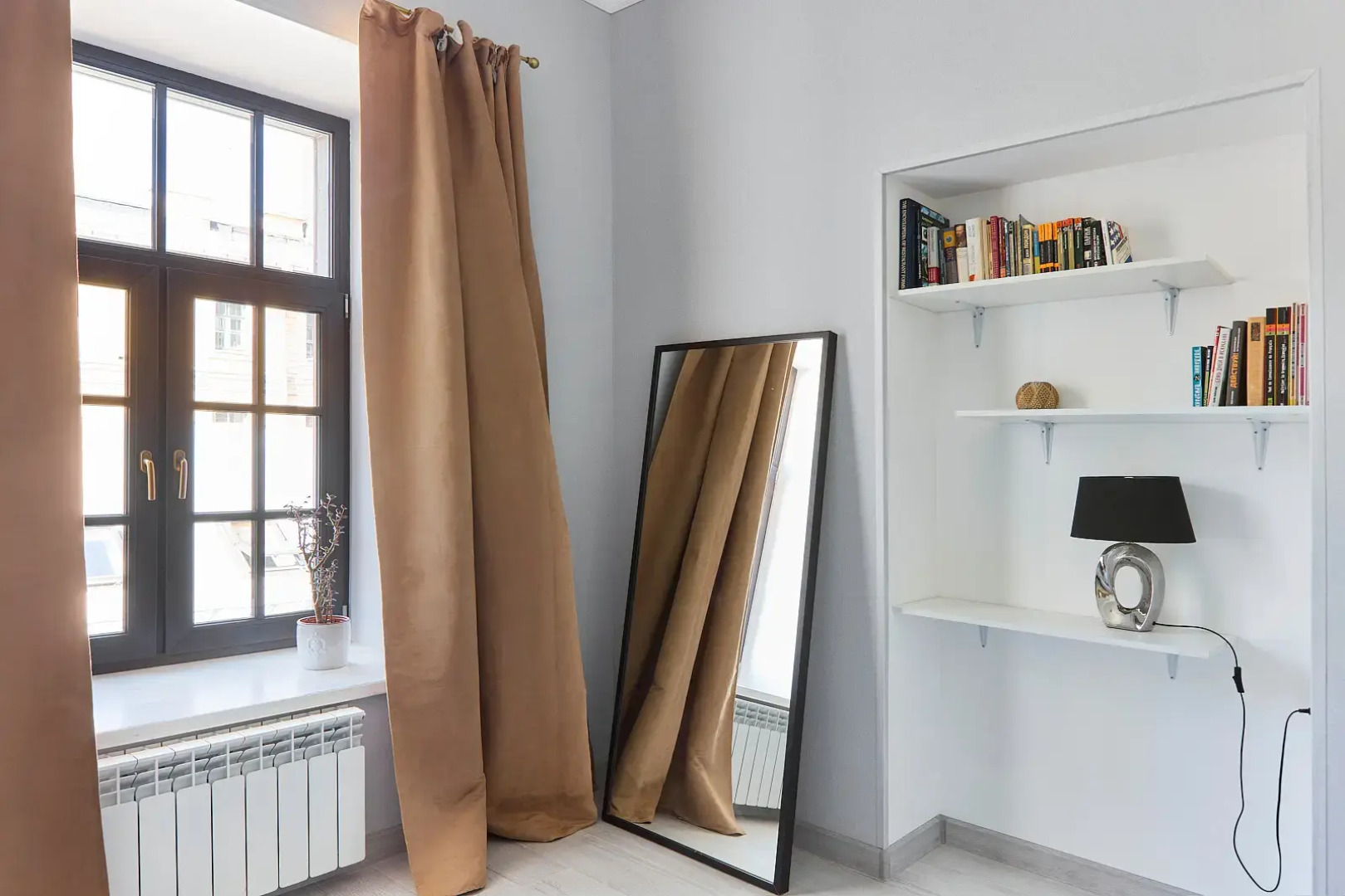 Квартира Orlov House с видом на крыши Петербурга