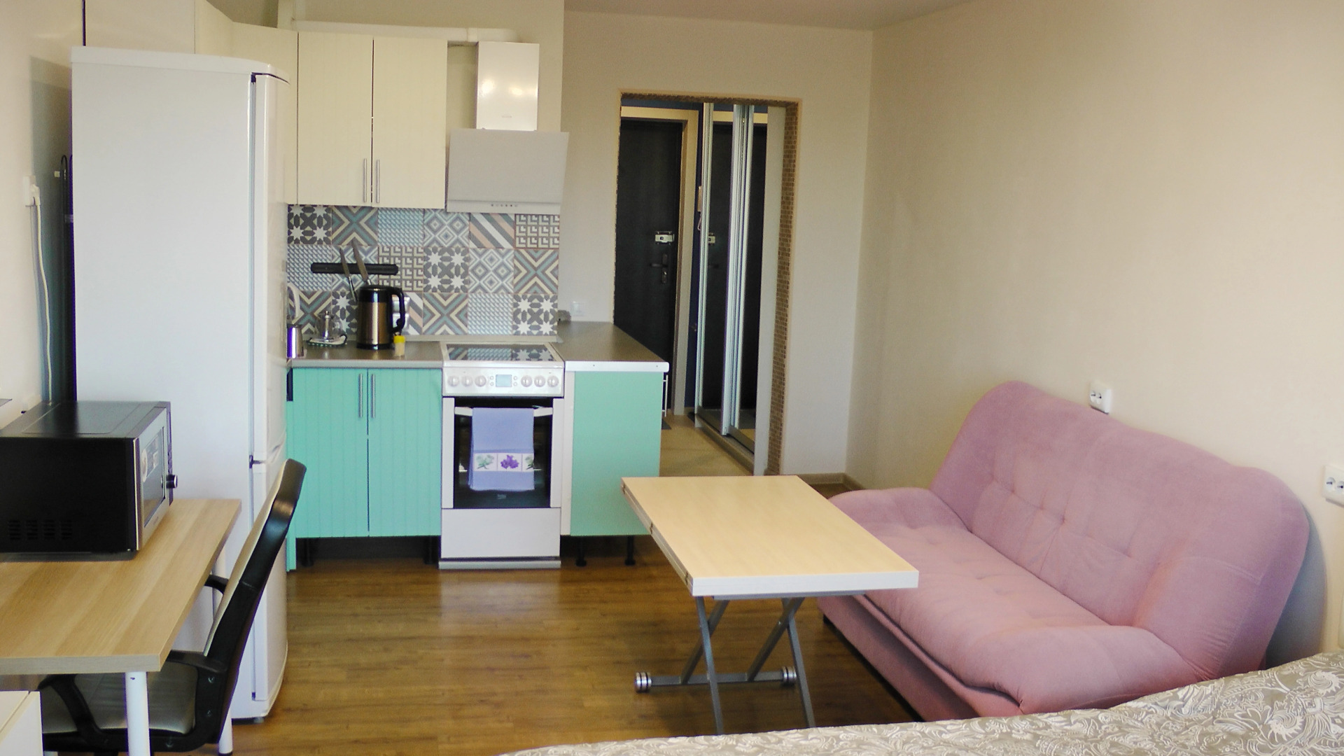 Квартира Современная студия в пешей доступности от метро