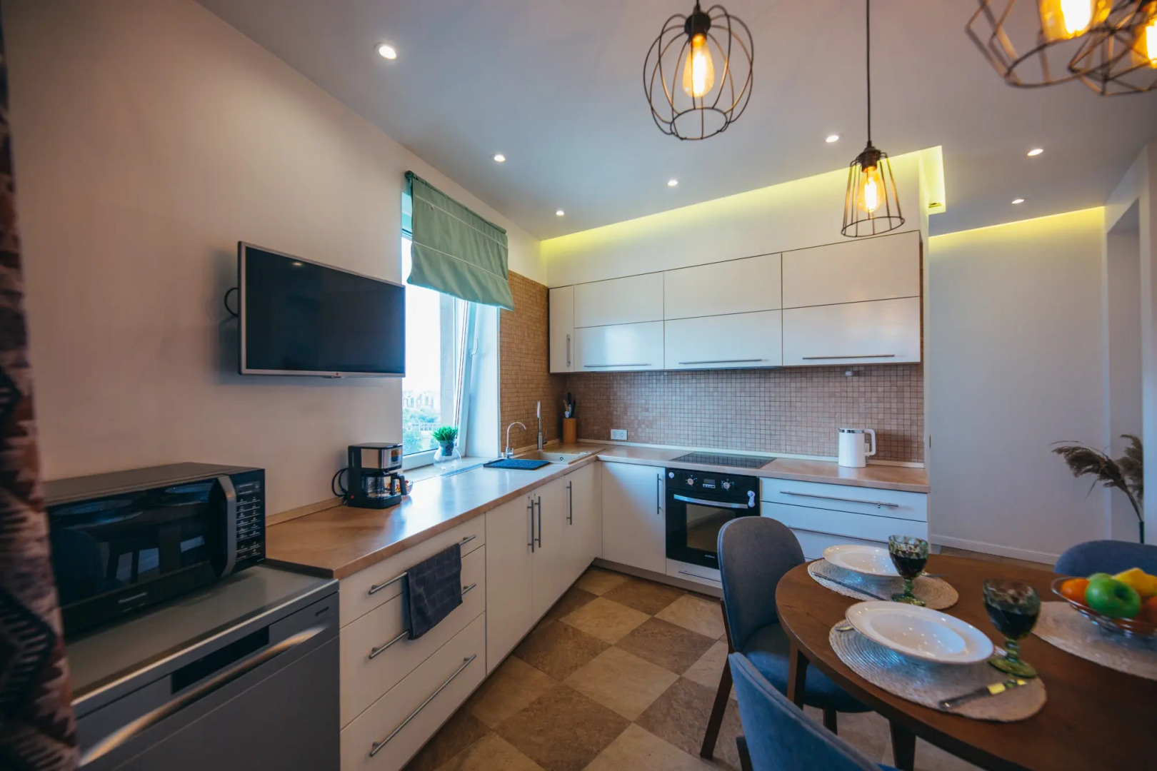 Квартира Двухкомнатная на 14 этаже