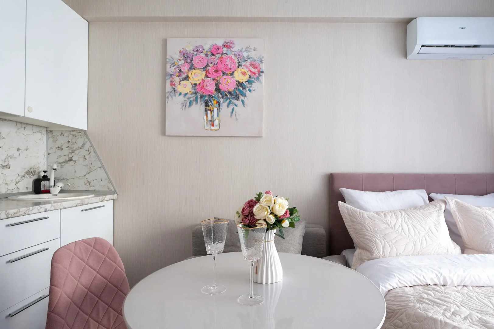 Апартаменты Студия у моря с бассейном на территории. Каравелла 112