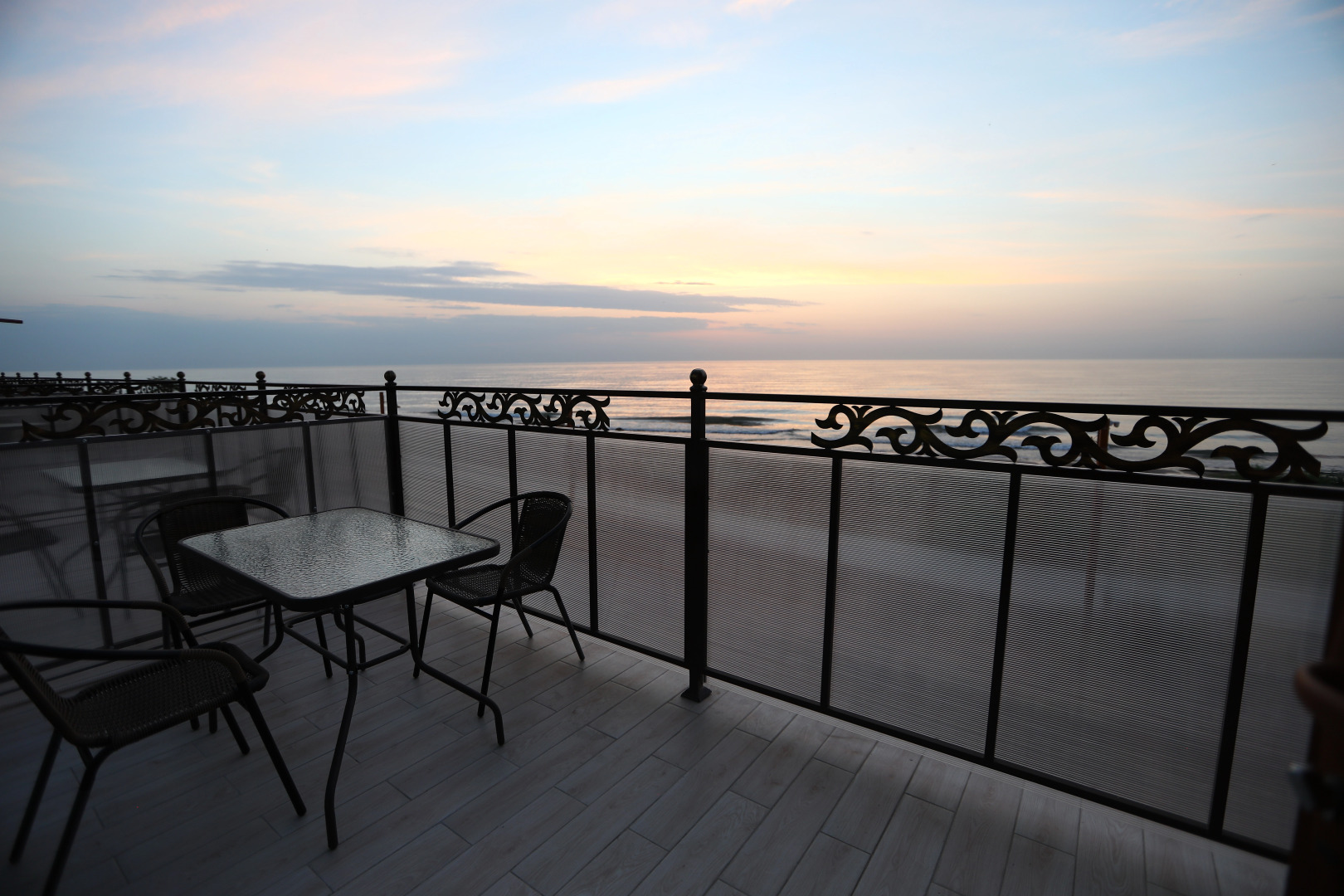 Отель Кавказ