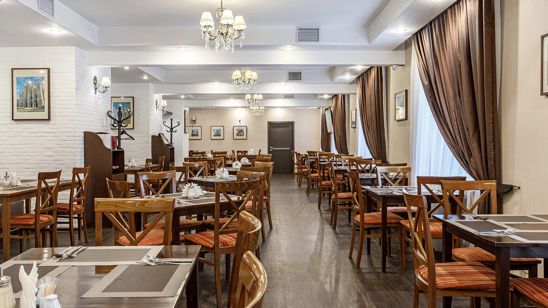 Отель Максима Заря