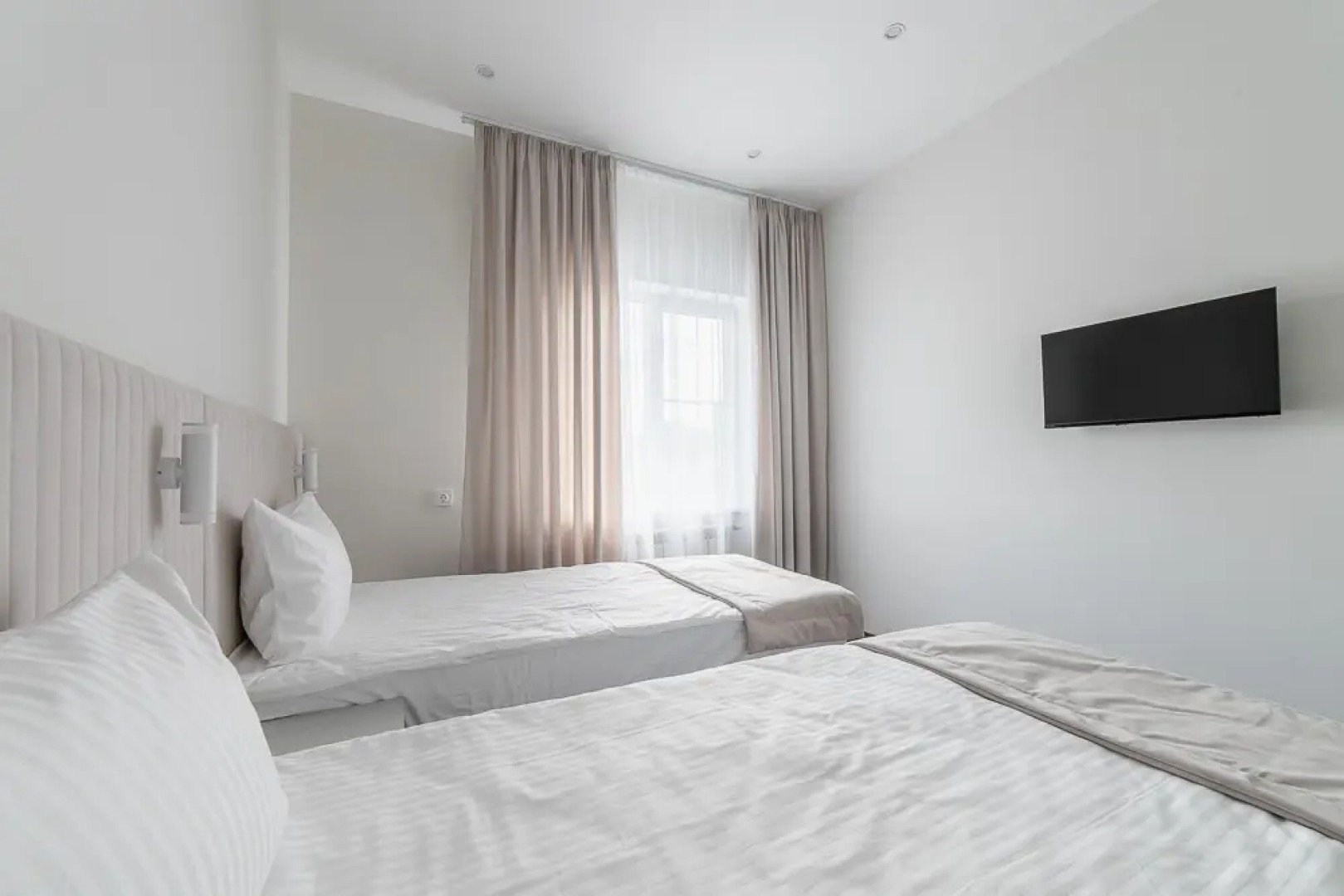 Апартаменты на Коммуны 2