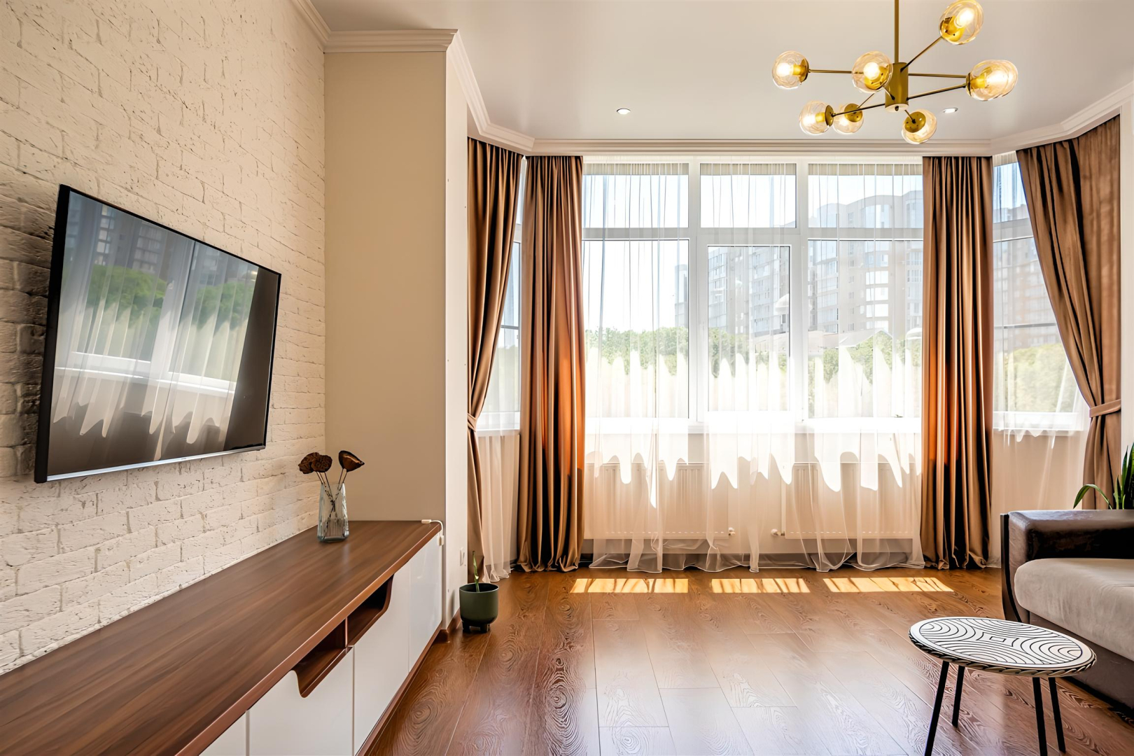 Апартаменты в центре города с видом на парк