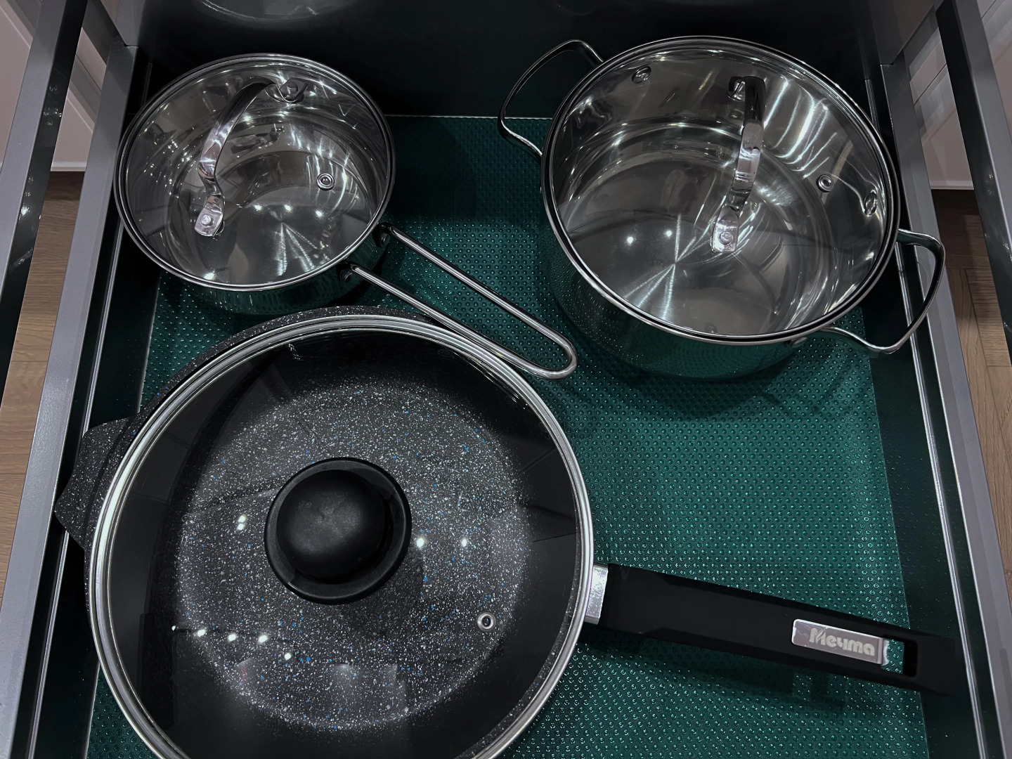 Квартира Стильная новая студия рядом с метро