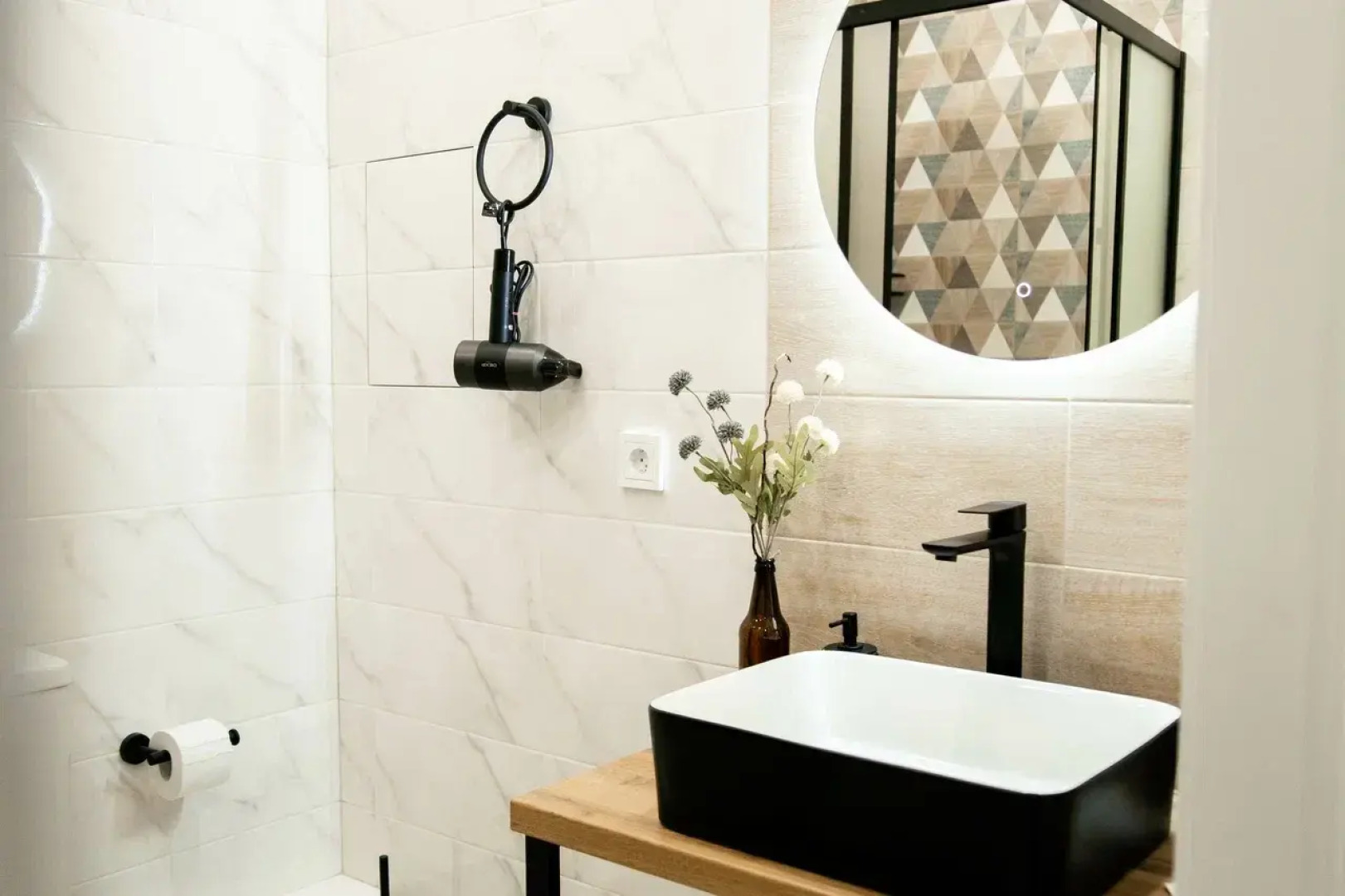 Апартаменты на берегу реки Анагара