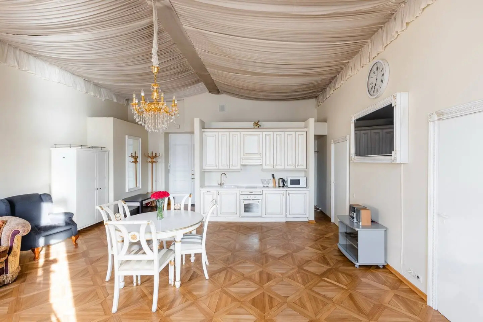 Апартаменты a.m. Rooms Neva Balcony (Angliyskaya Naberezhnaya)
