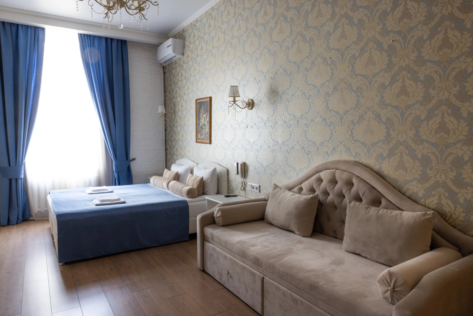 Отель Catherine Art