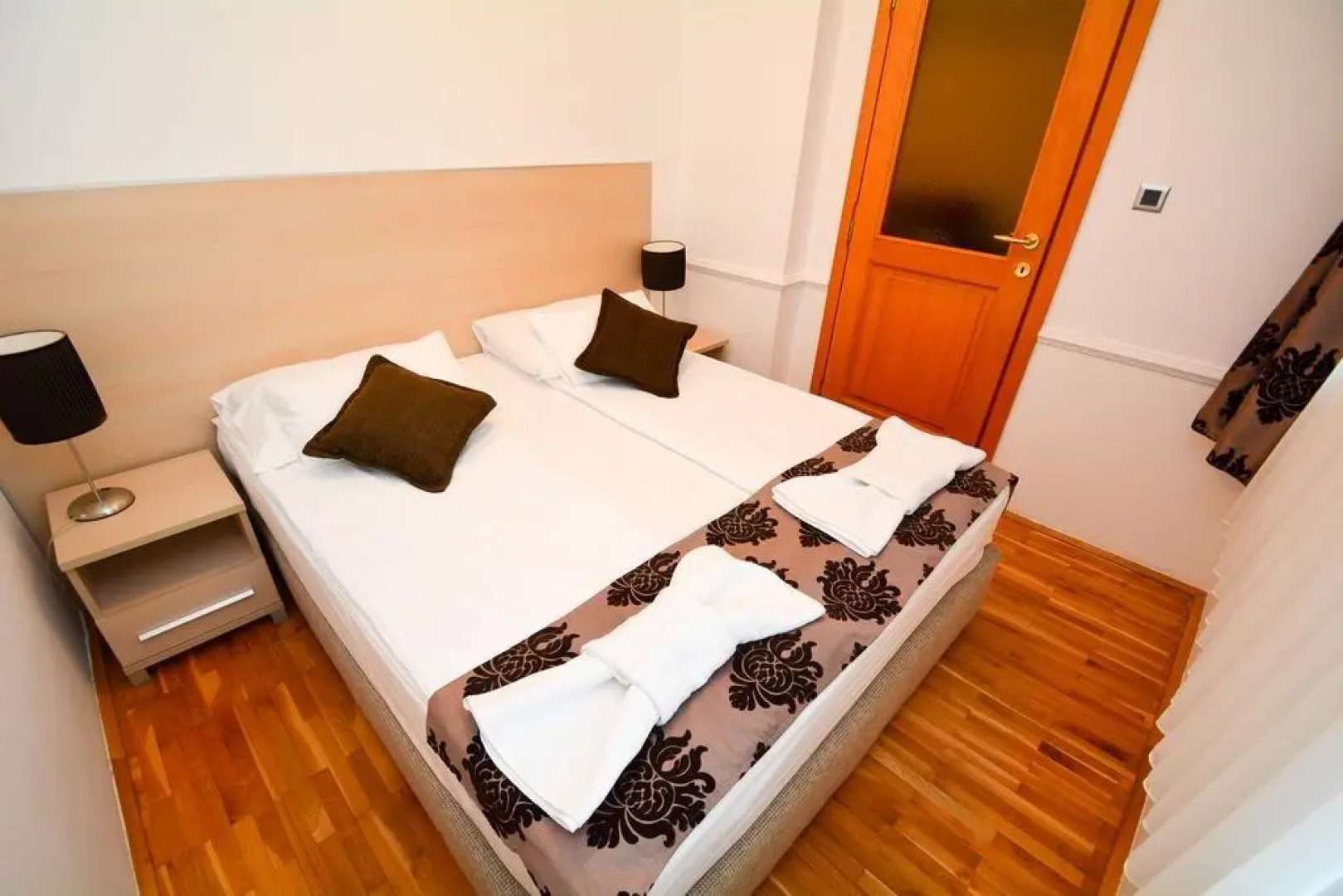 Отель Swiss Holiday