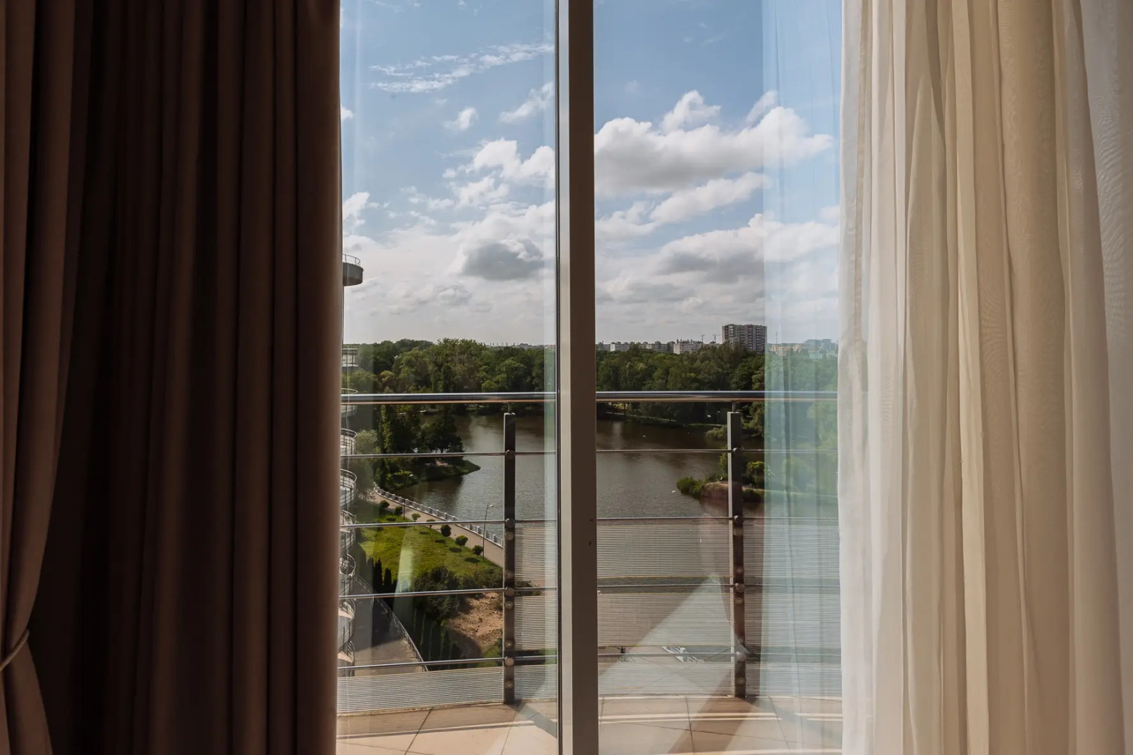 Квартира Очень большая квартира на берегу озера в Калининграде рядом с Рыбной деревней и Кафедральным собором