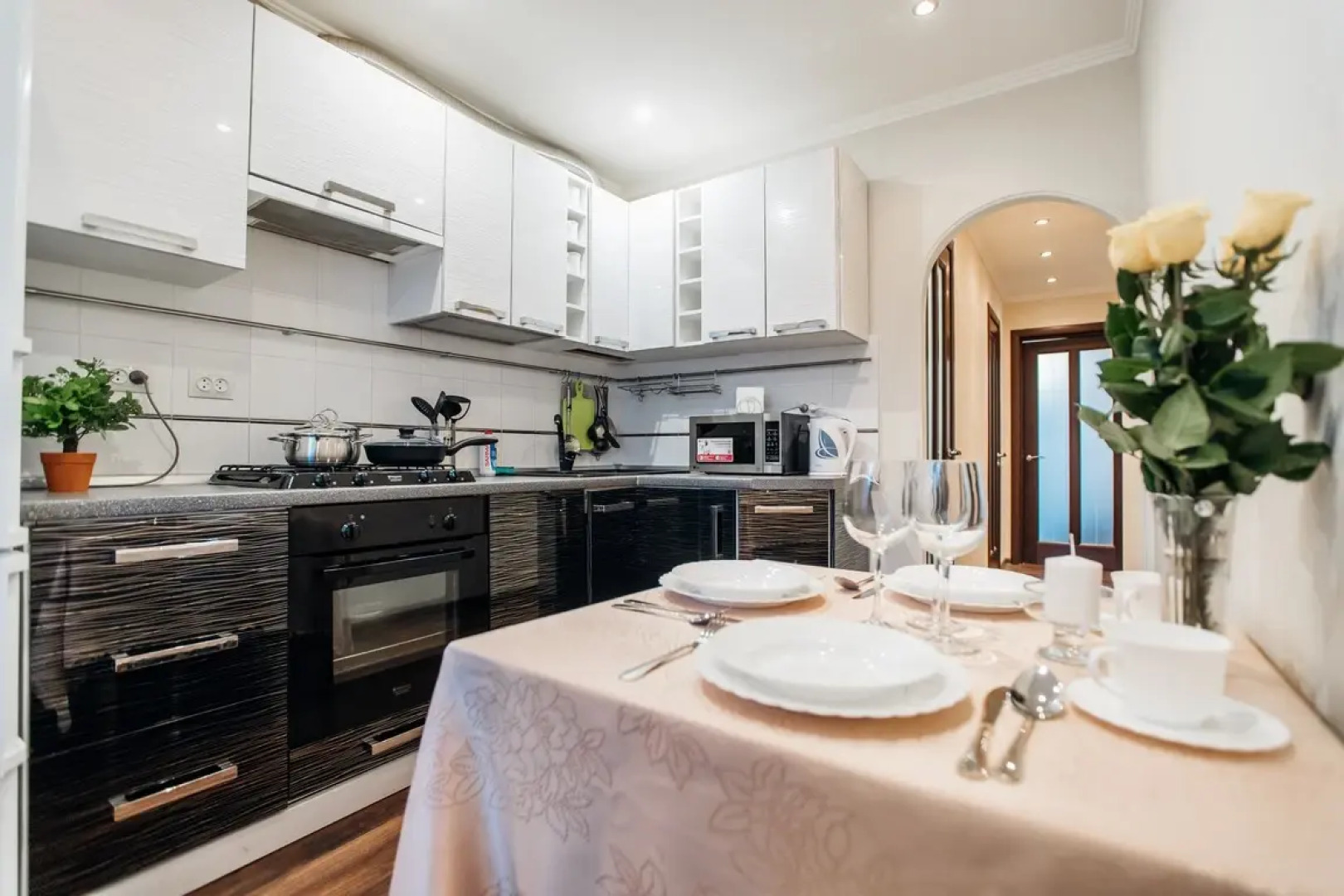 Апартаменты Трехкомнатные на Энгельса