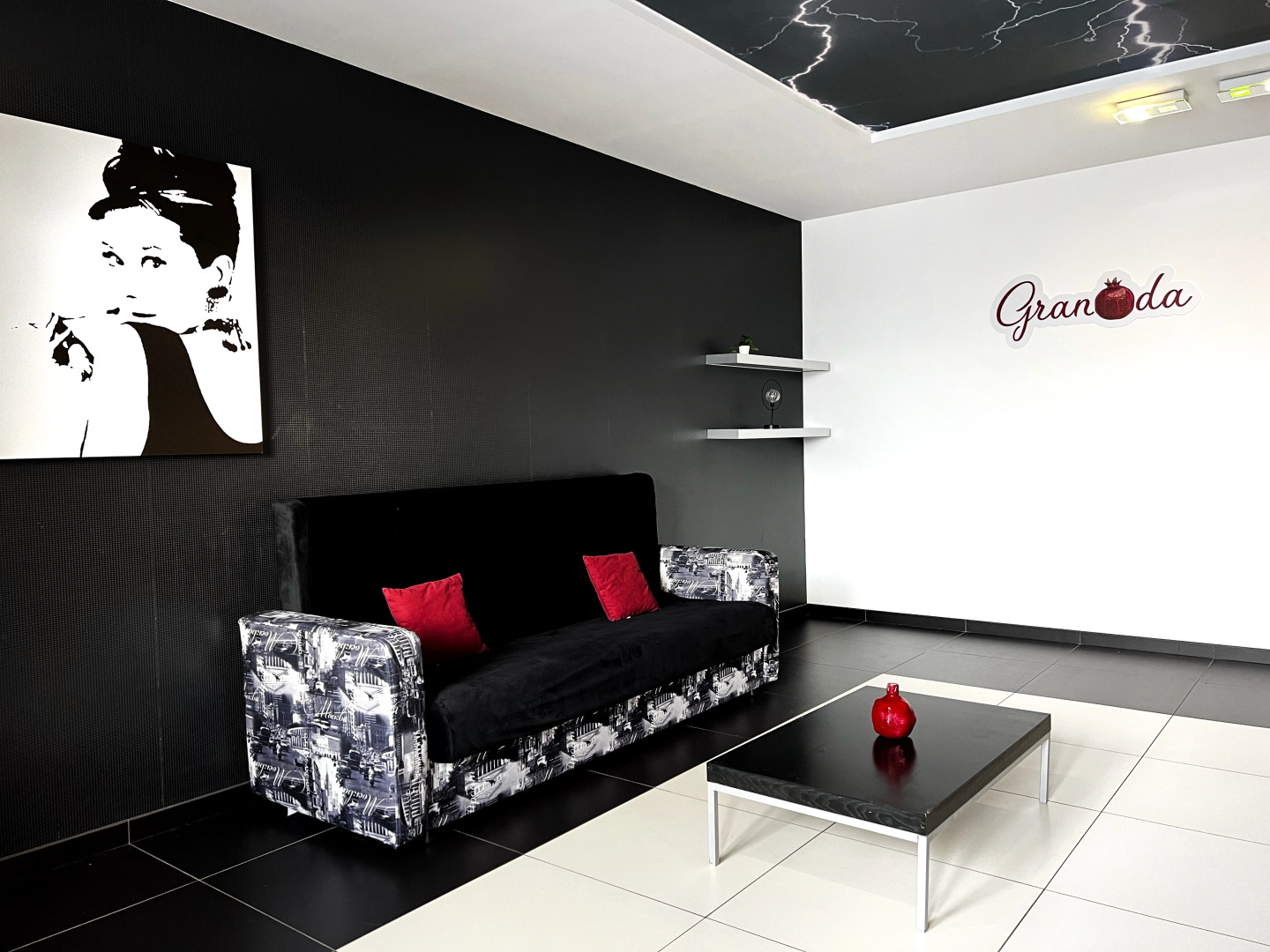 Апартаменты Granada Шикарные Двухкомнатные Апартаменты в Центре Района ГГМ!