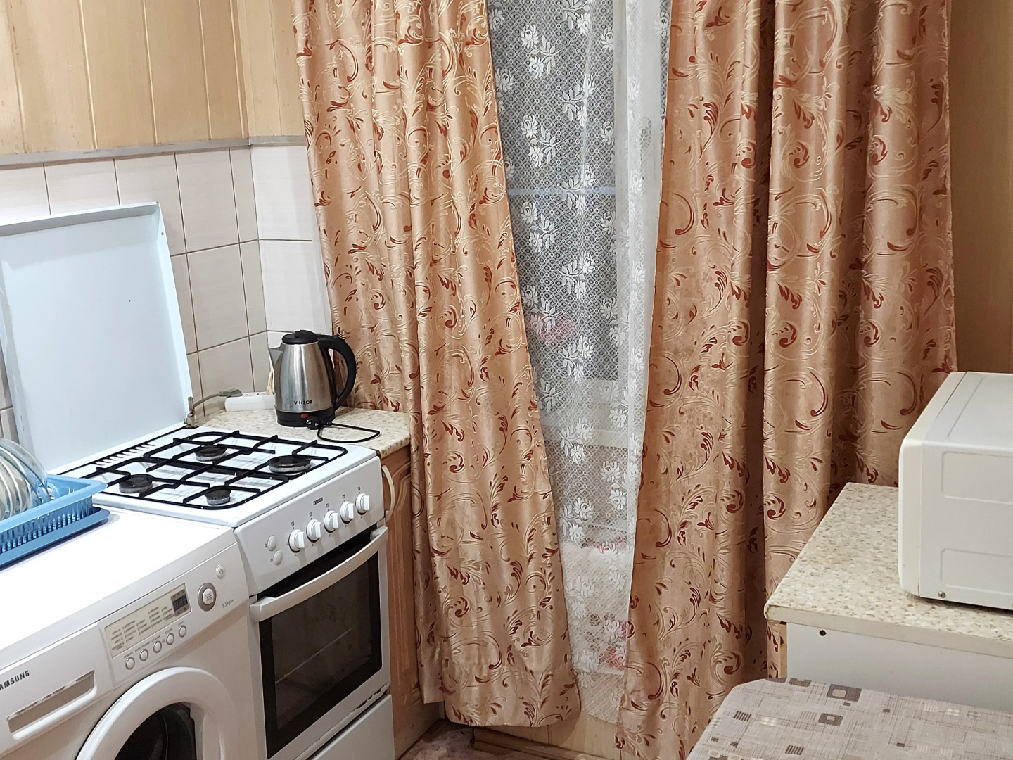Квартира трёхкомнатная просторная (вместимость до 11 чел.) с изолированными комнатами в центре города