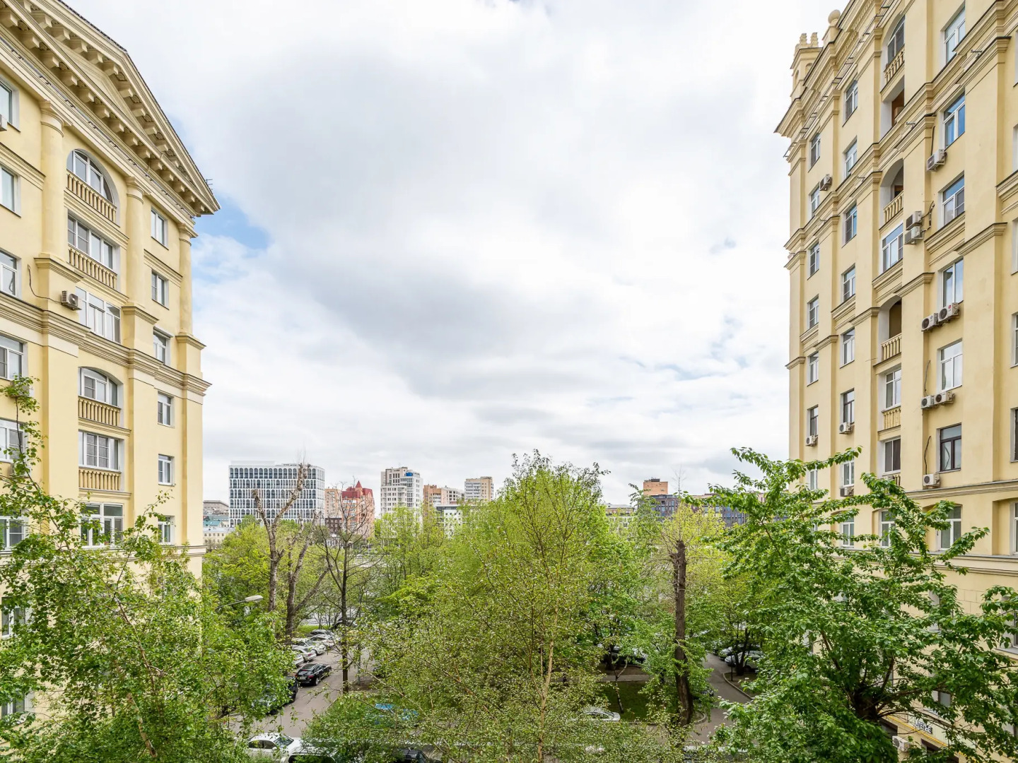 Апартаменты Кварт-Отель, Бережковская Набережная 12