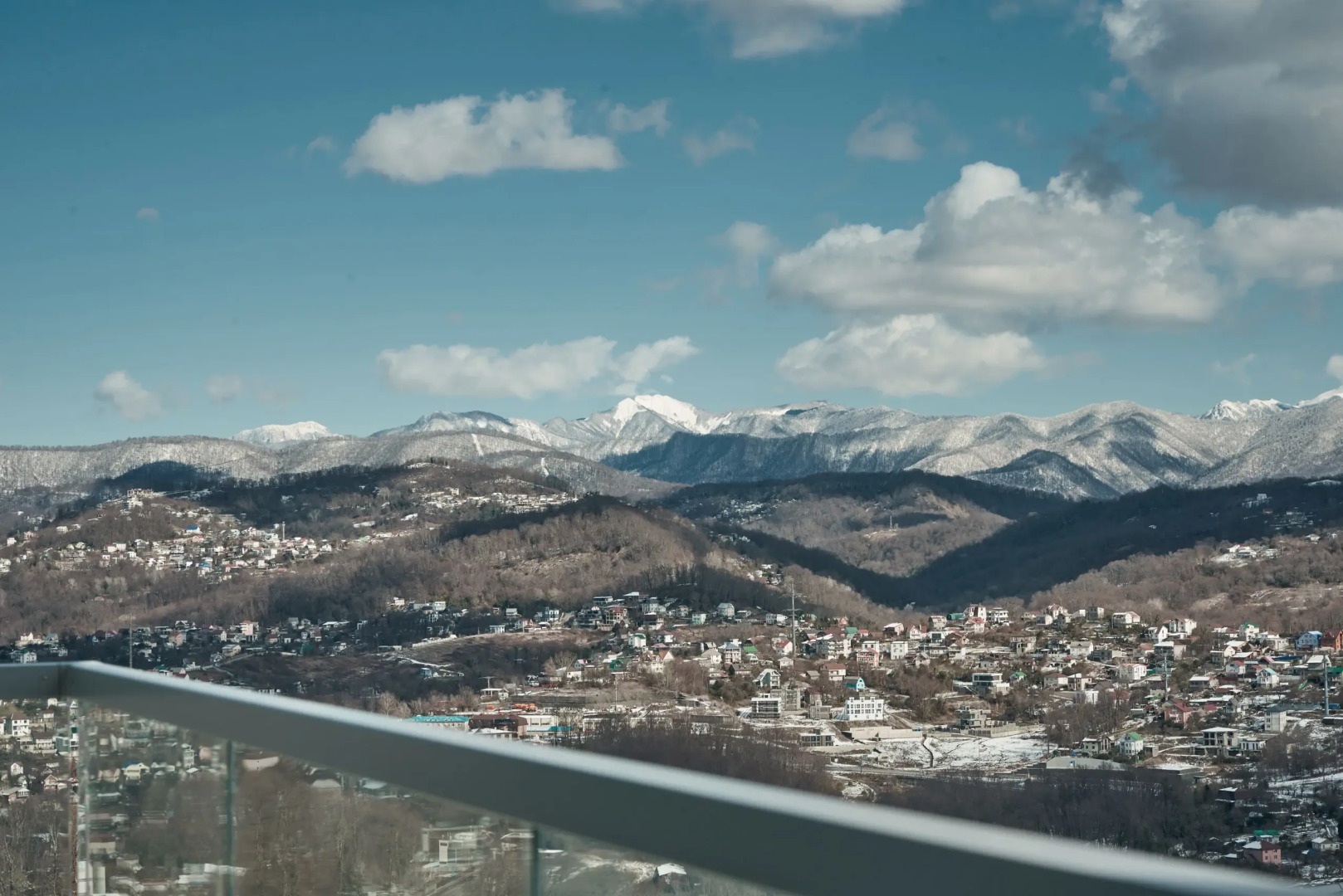 Квартира ЖИВИТЕ У МОРЯ Уютная Евродвушка в премиальном ЖК. Вид на море и горы