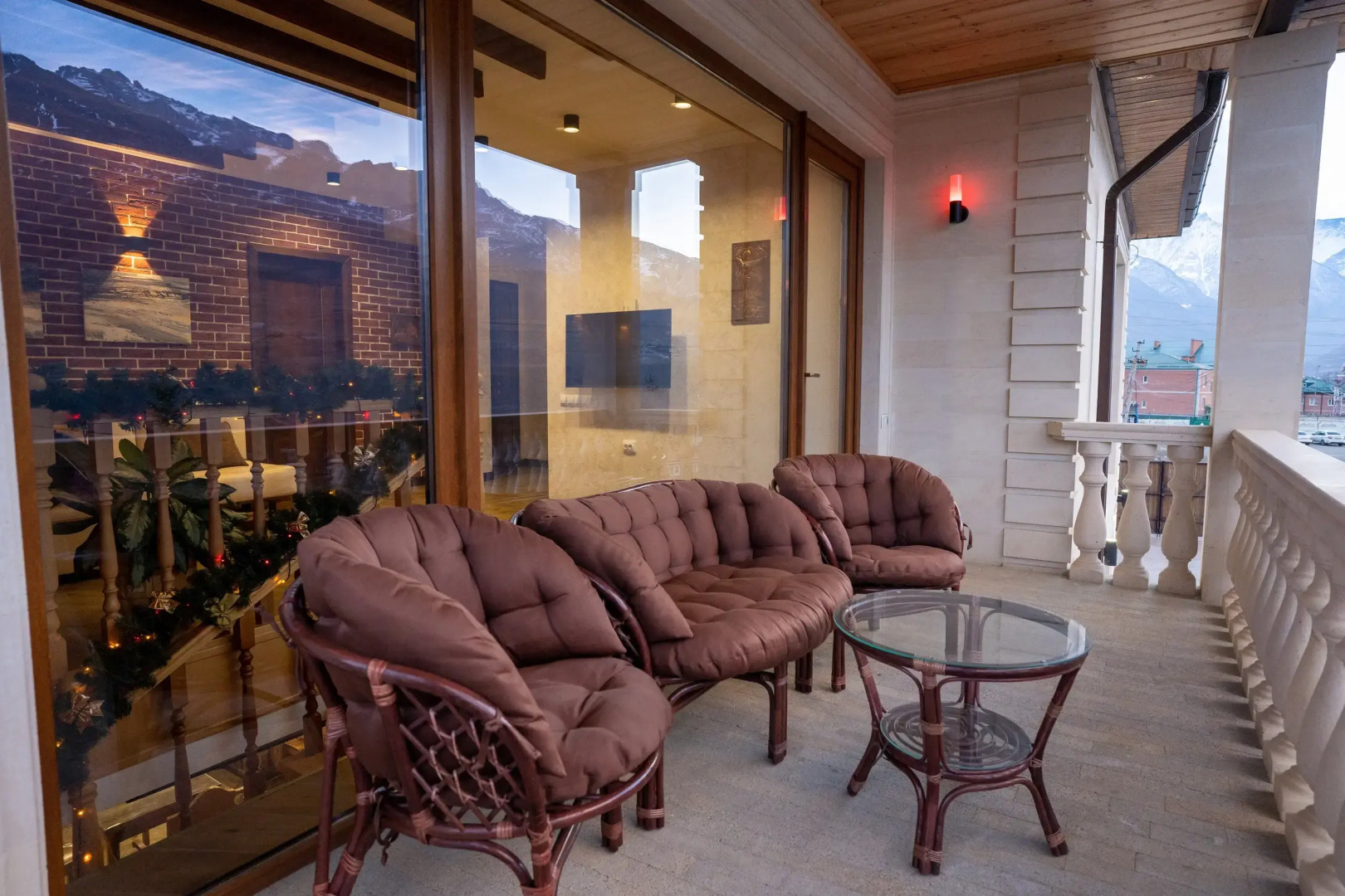 Частный Дом в Горах с Бассейном