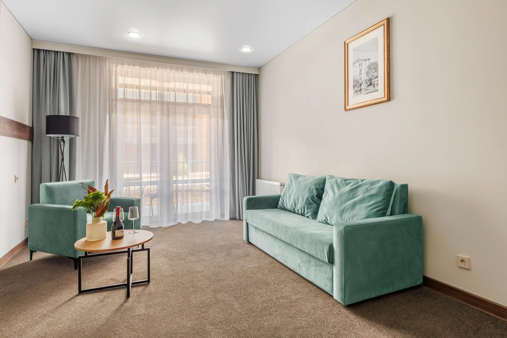 Отель Космос Ла Валли