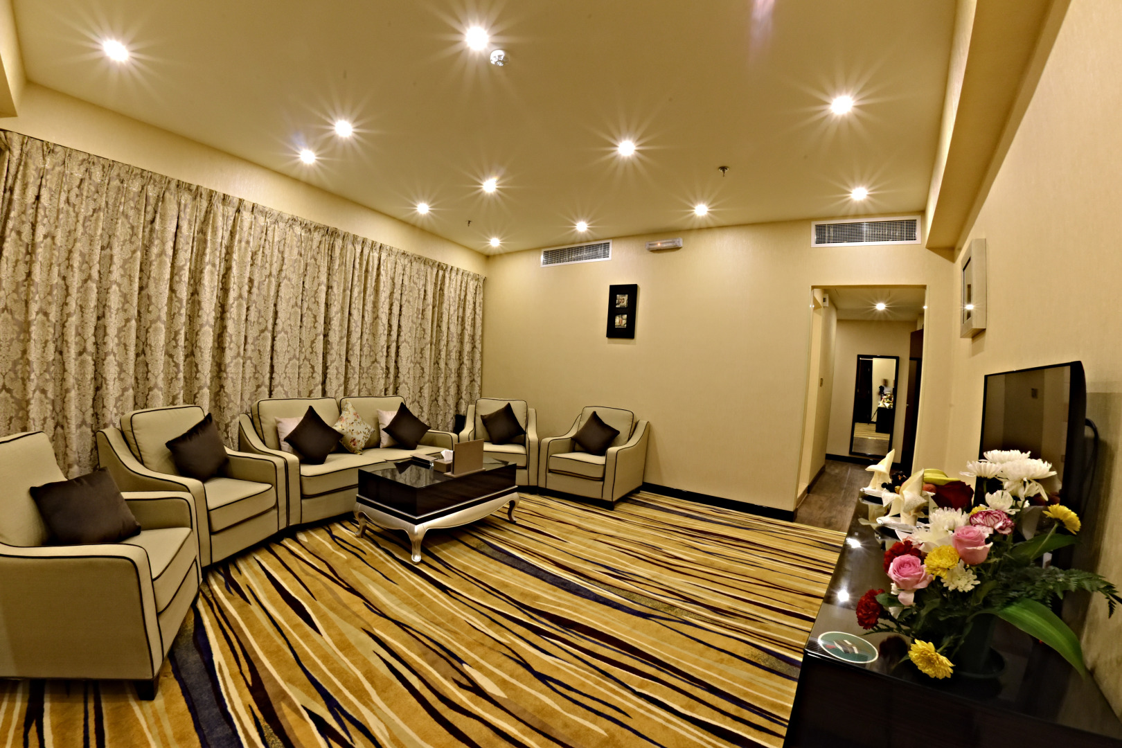 Отель Garden Plaza