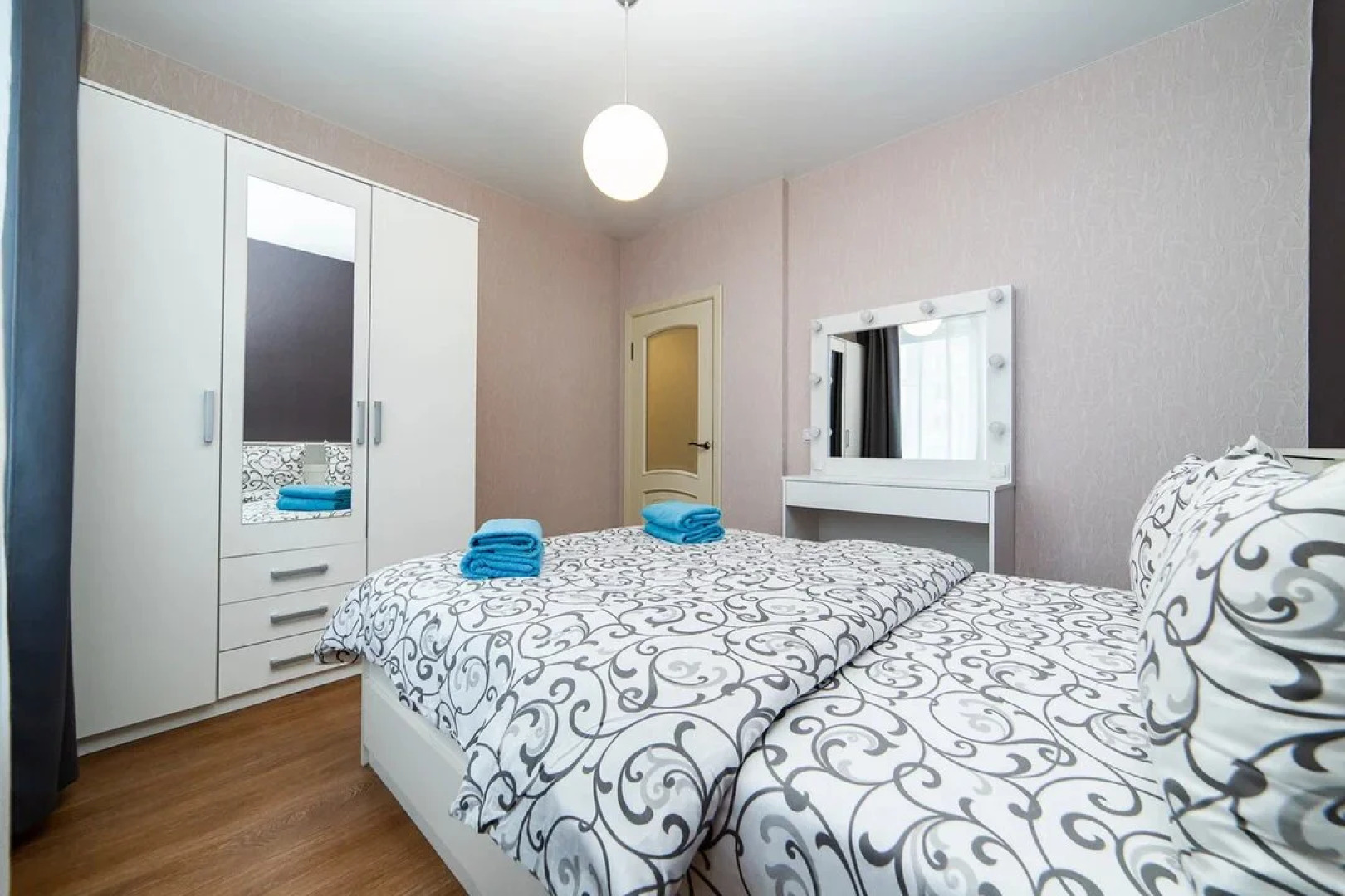 Апартаменты возле Национальной Библиотеки и ТРЦ Dana Mall на Туровского 26