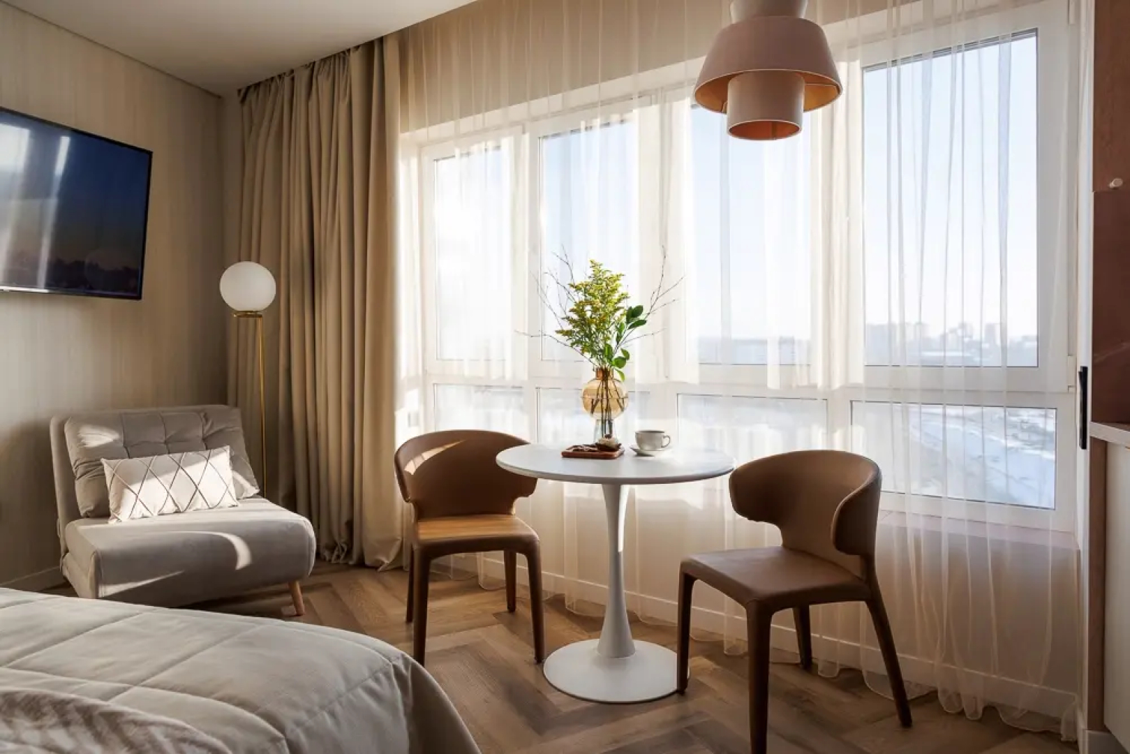 Апартаменты More View - с залипательным видом на реку | Rasco Home