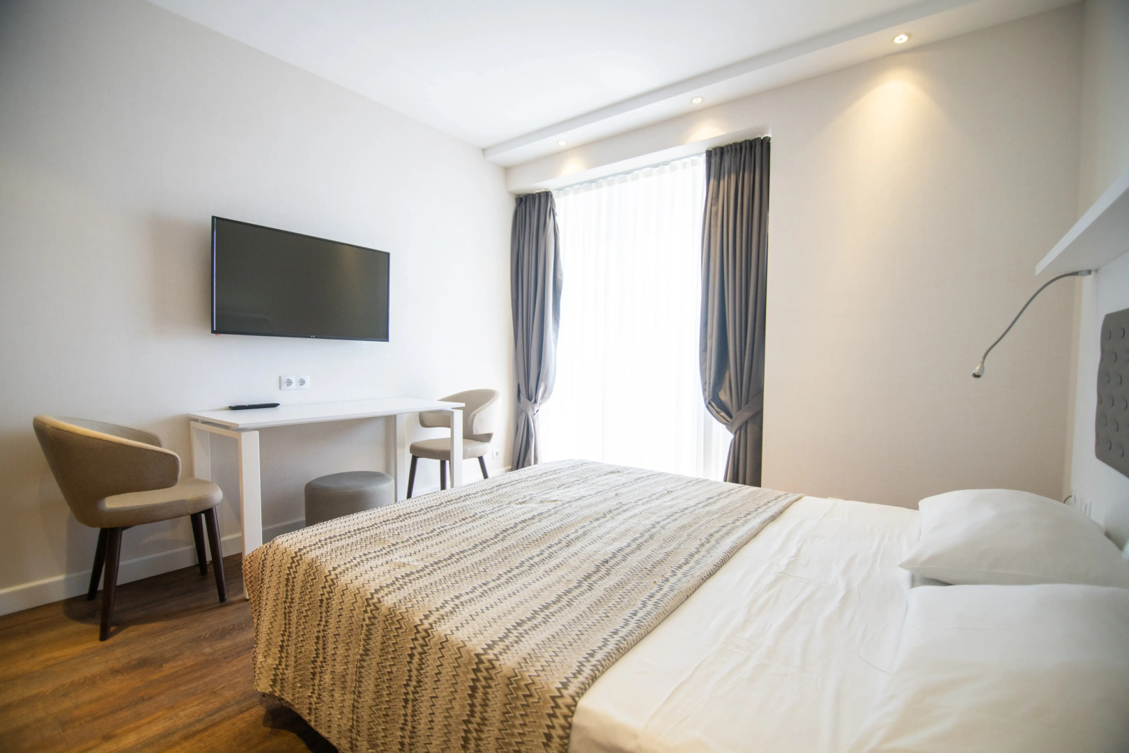 Апартаменты Bright Apartment with Balcony in Alliance Palace Batumi - Steps from the Sea & Dancing Fountains