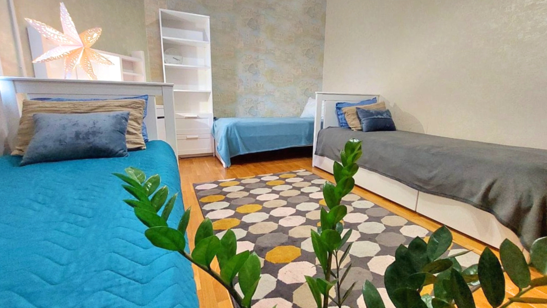 Семейные апартаменты в центре рядом с метро и набережной озера Кабан