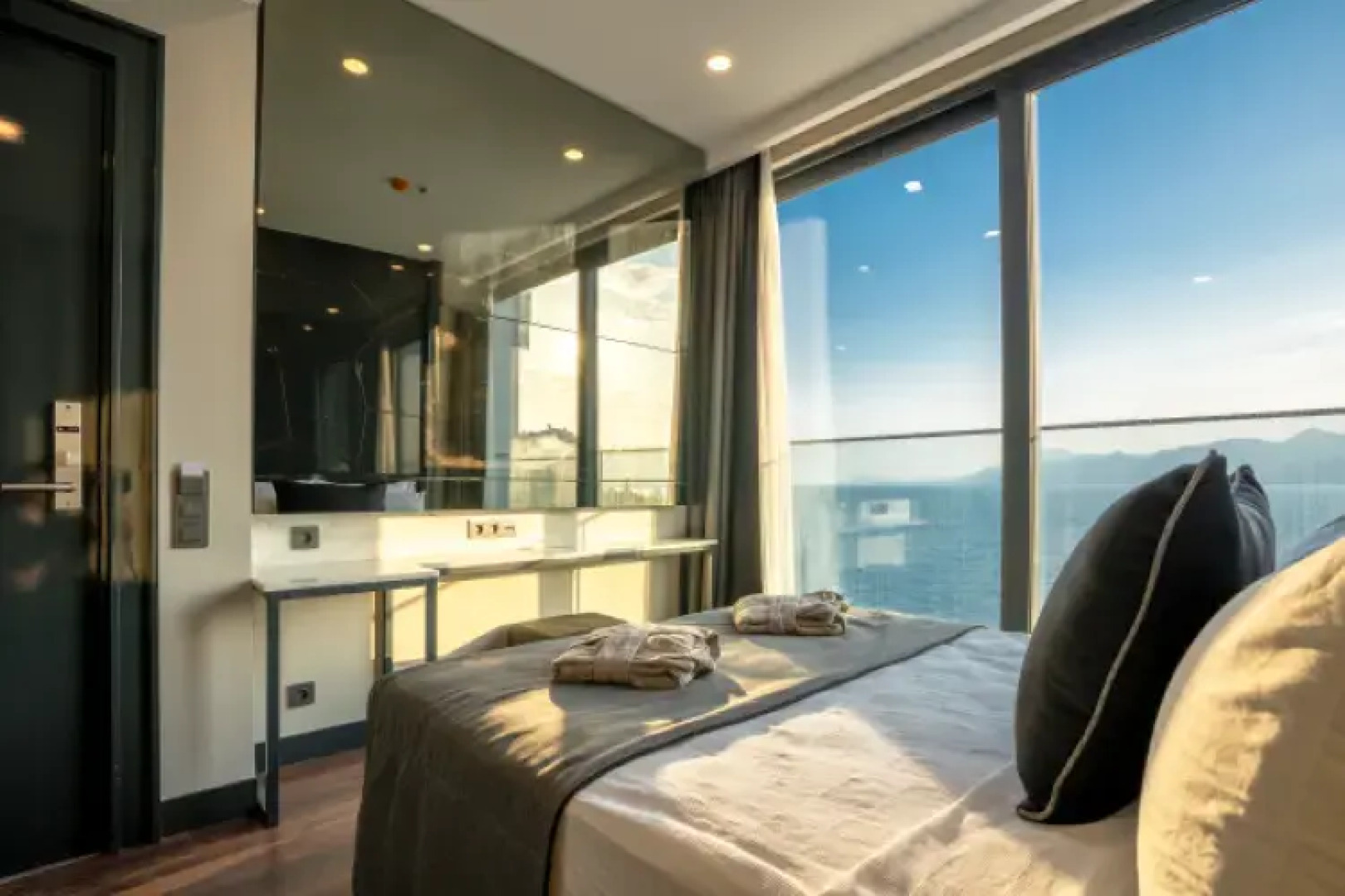 Отель Lucky Monkey