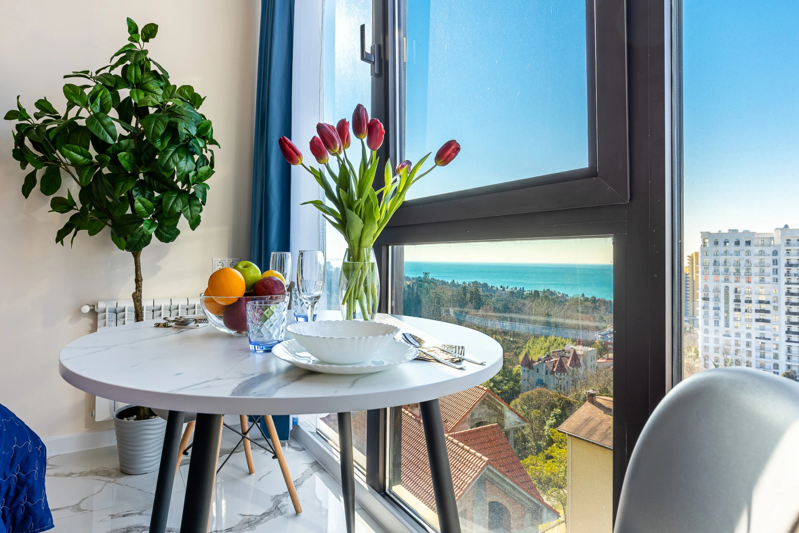 Апартаменты Метрополь Life Lamare с Видом на Море