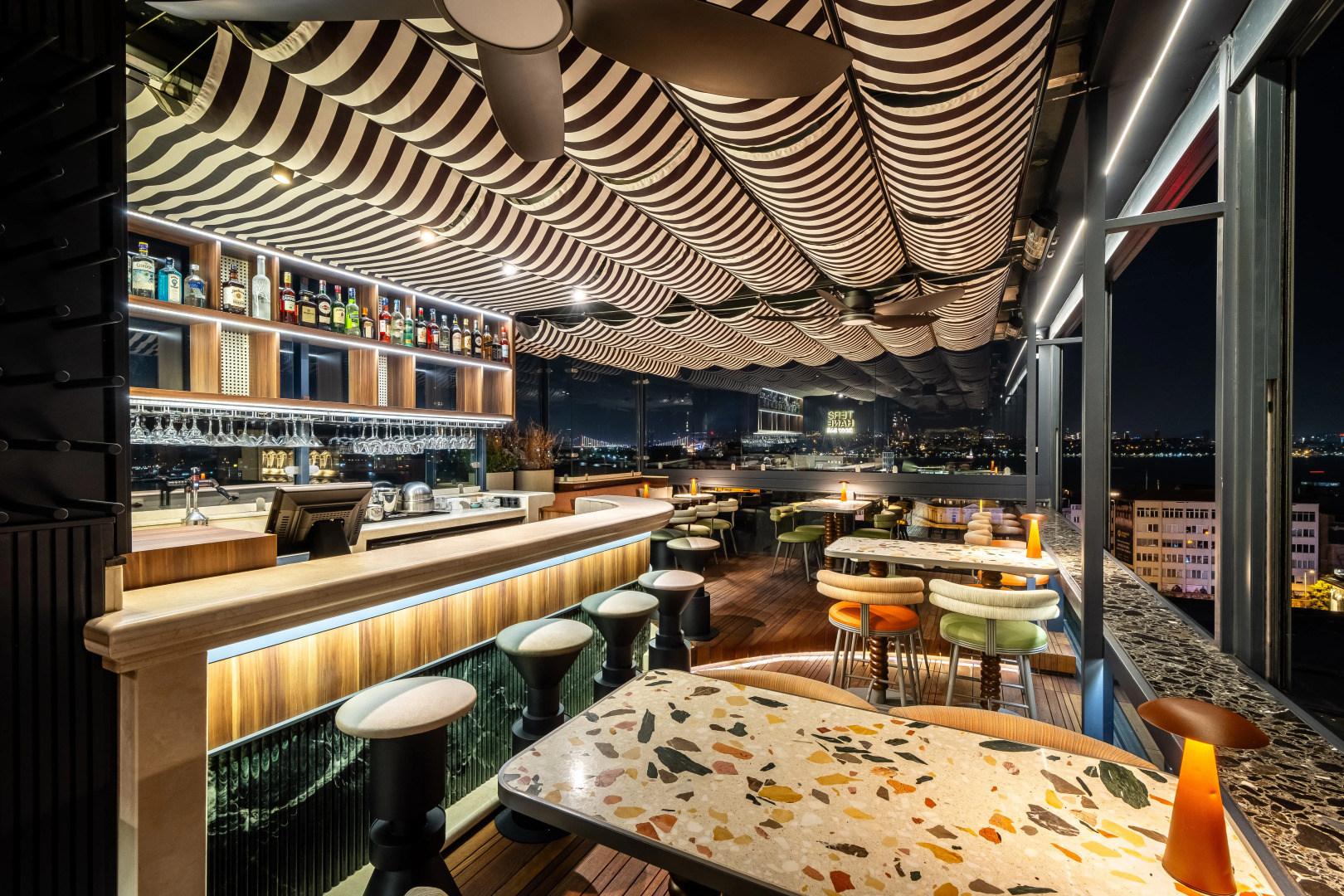 Momento Golden Horn Hotel