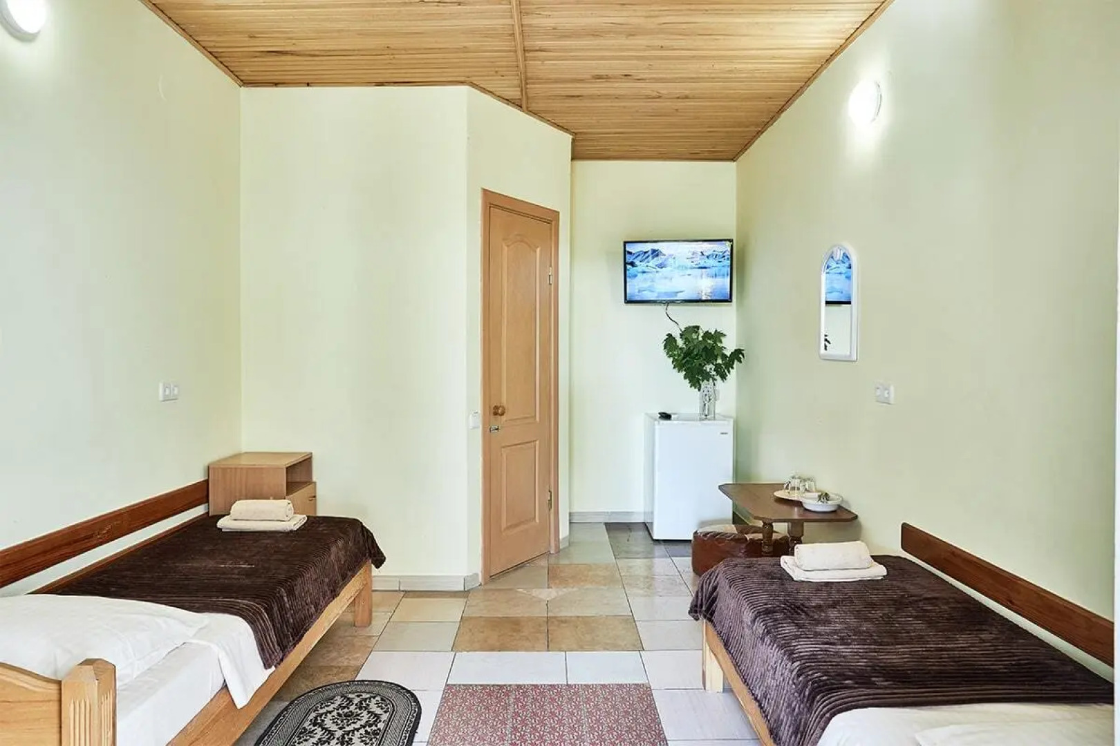 Отель Белый